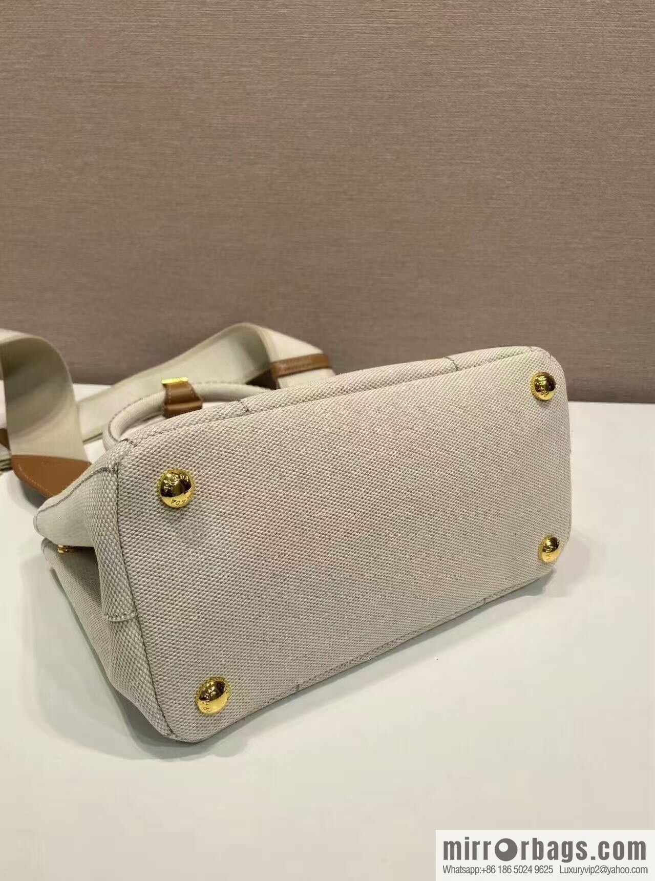 PRADA 🎉 new handbag 🎉 1BA038 neutral color🎉🎉