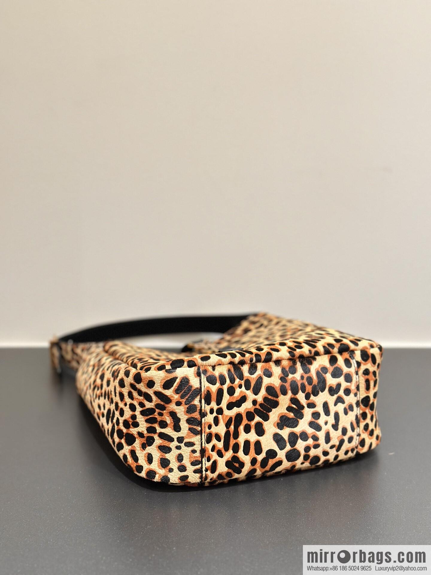 YSL 𝗛𝗢𝗕𝗢 ♡ leopard print, medieval underarm bag 713938