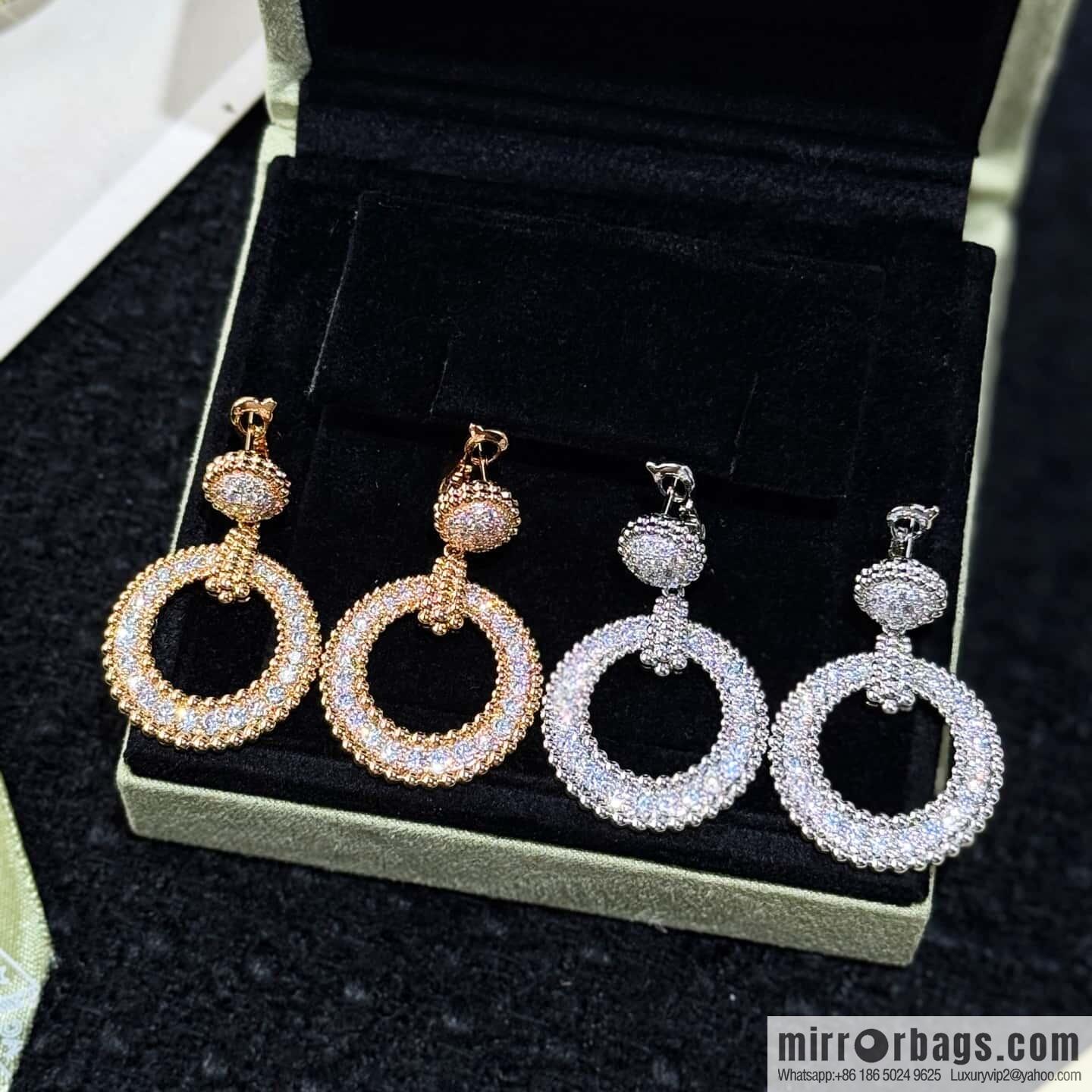 ☀️Van Cleef & Arpels Perlee diamonds earrings
