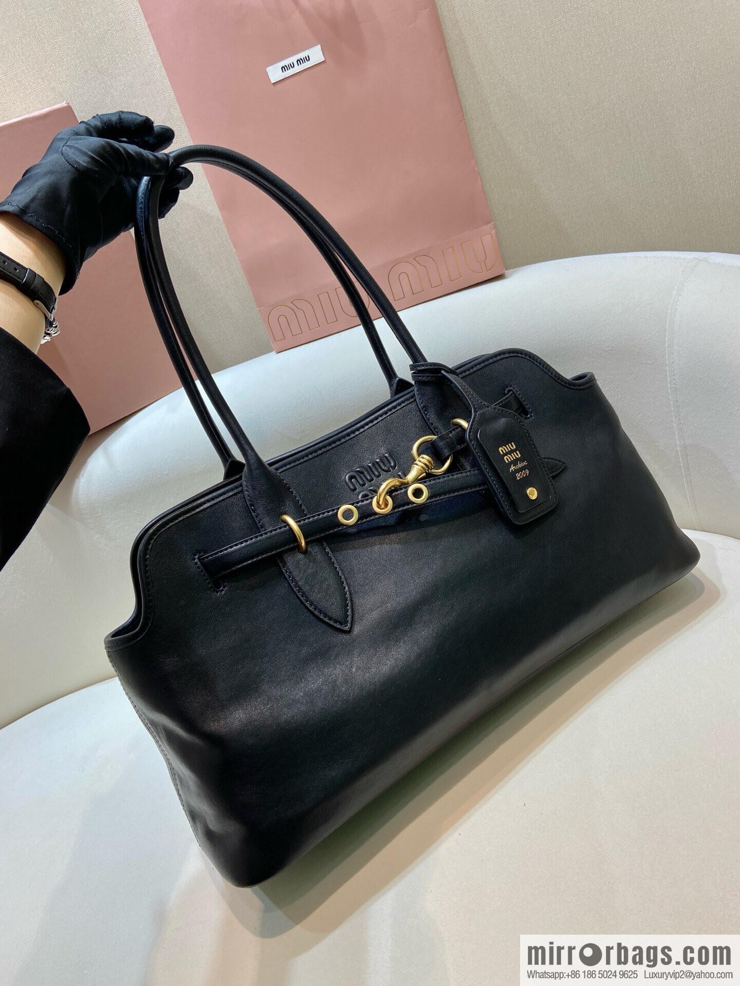 MIUMIU Aventure handbag 💕 new 💕 5BG310 💕💕 black