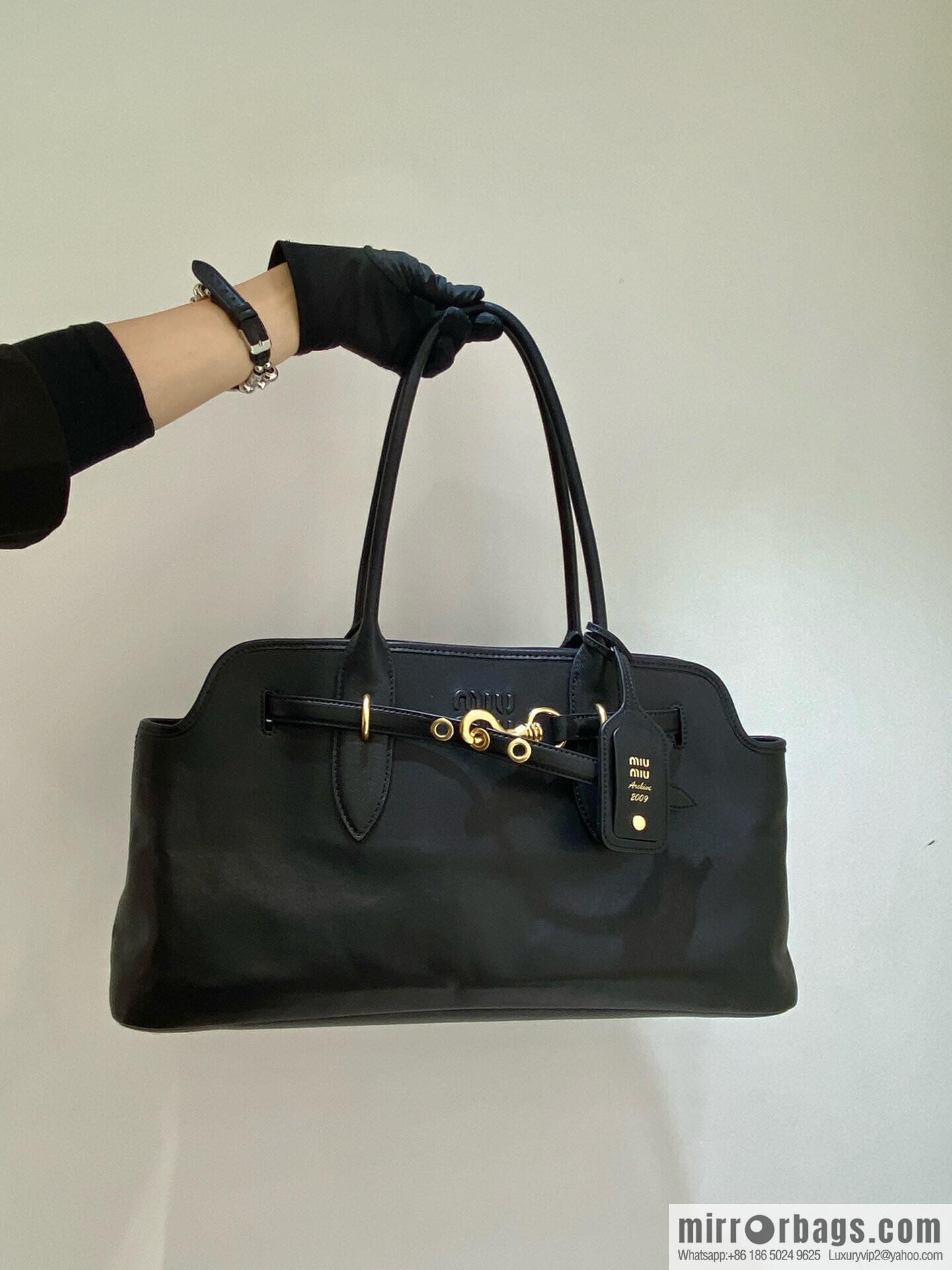 MIUMIU Aventure handbag 💕 new 💕 5BG310 💕💕 black