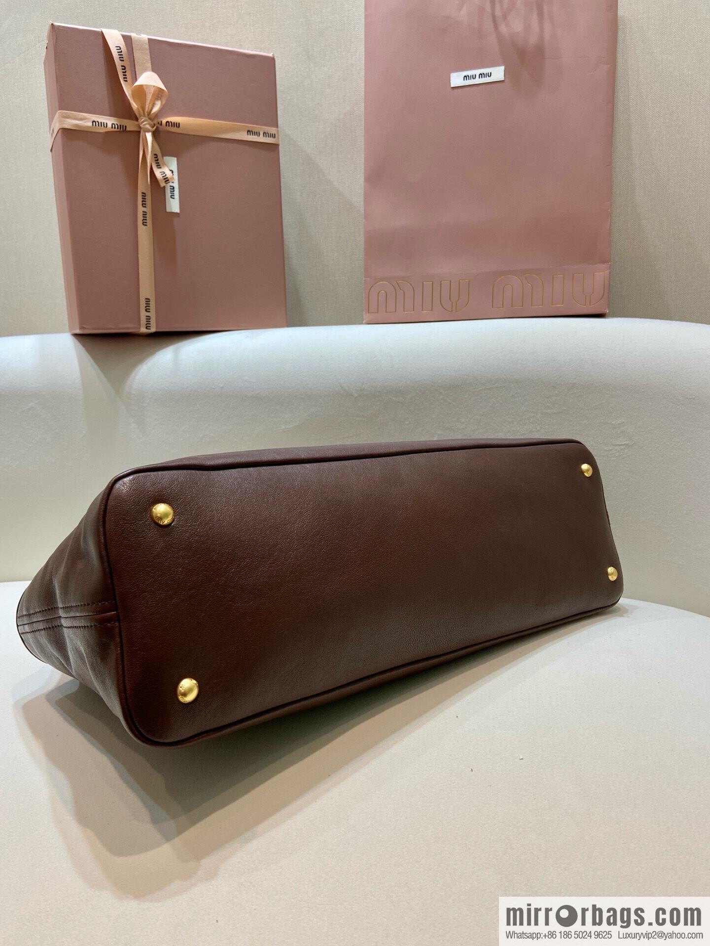 MIUMIU Aventure handbag 💕 new 💕 5BG310 💕💕 coffee color