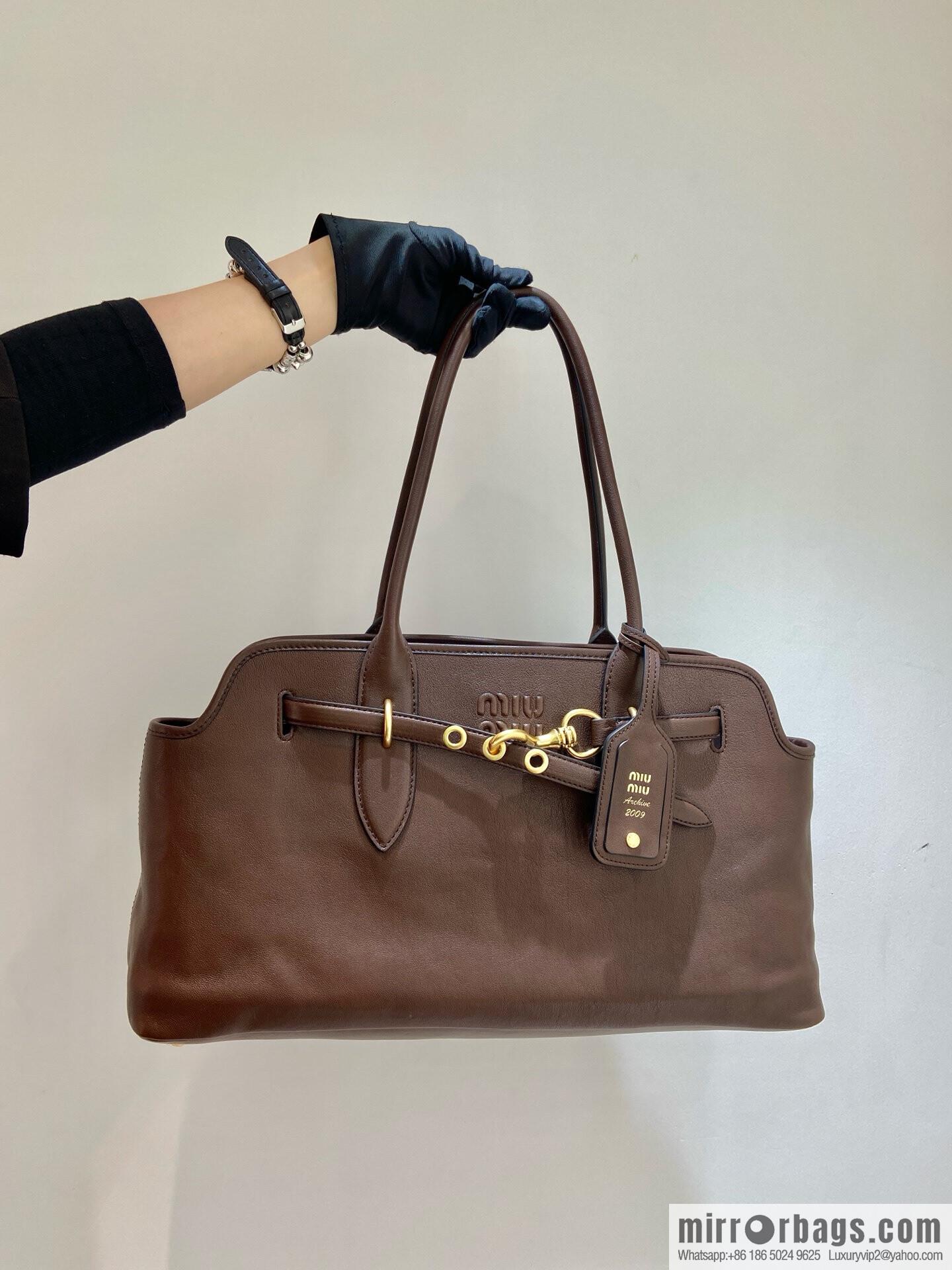 MIUMIU Aventure handbag 💕 new 💕 5BG310 💕💕 coffee color