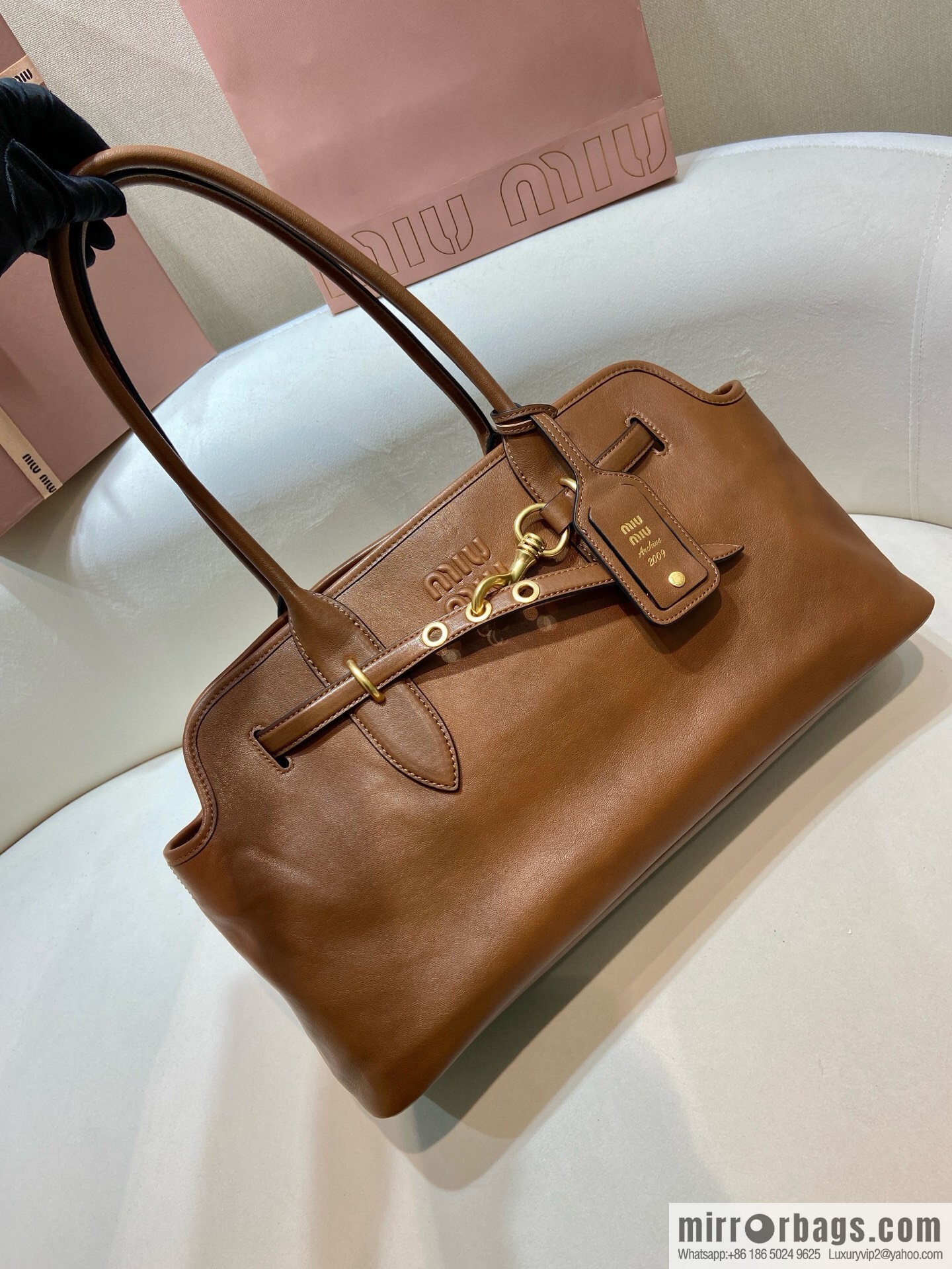 MIUMIU Aventure handbag 💕 new 💕 5BG310 💕💕 caramel color