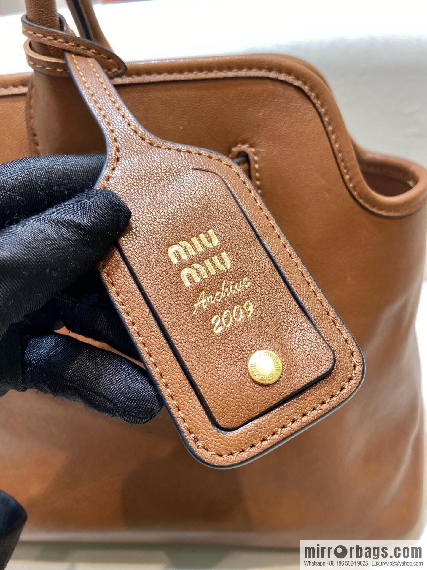 MIUMIU Aventure handbag 💕 new 💕 5BG310 💕💕 caramel color