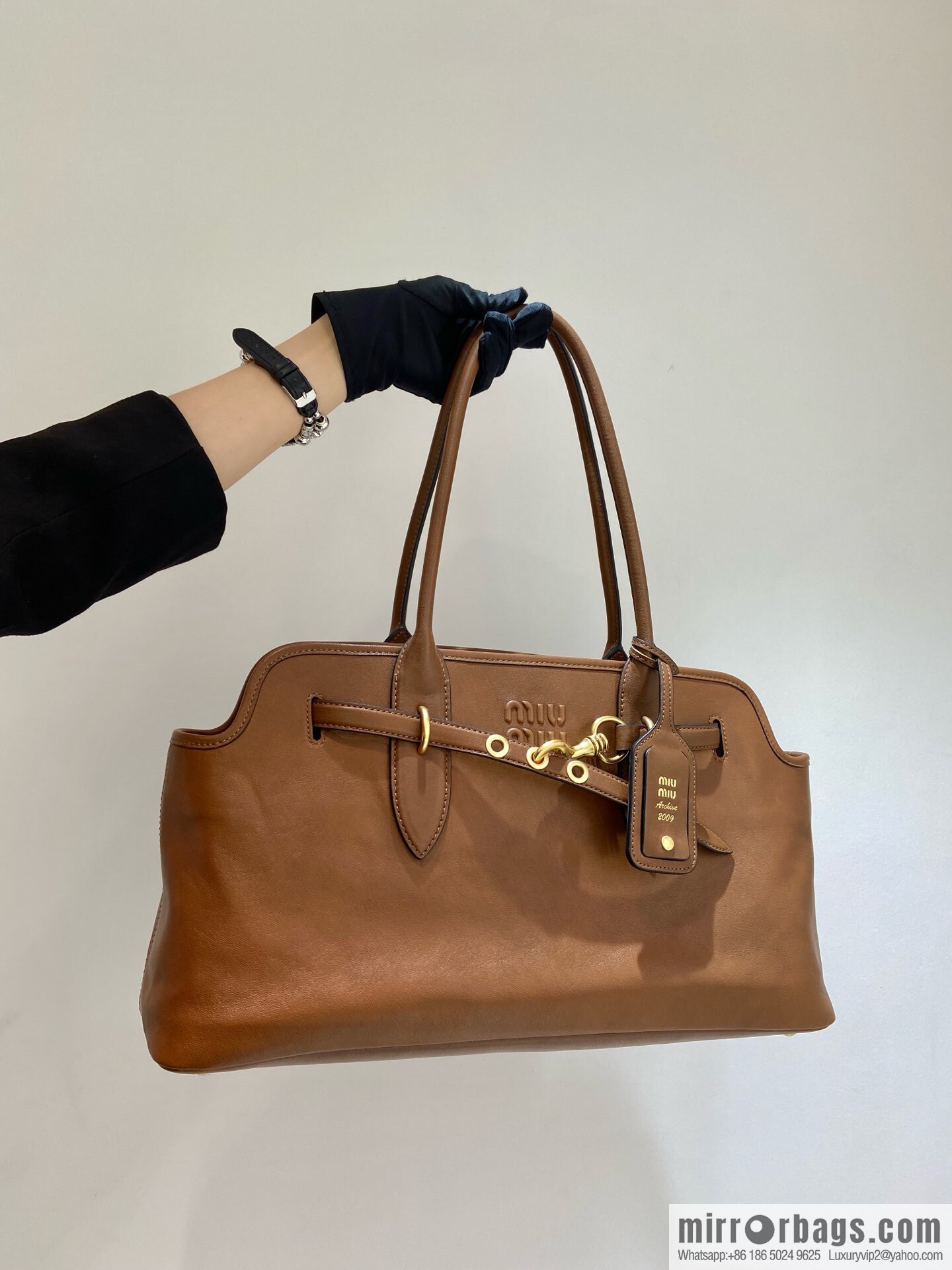 MIUMIU Aventure handbag 💕 new 💕 5BG310 💕💕 caramel color