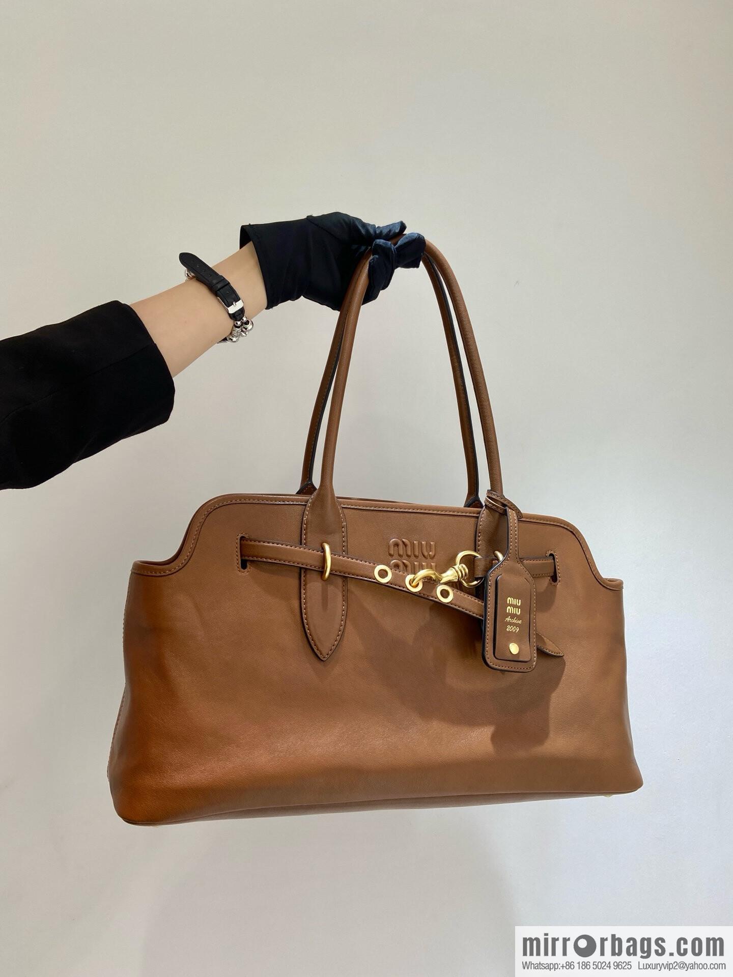 MIUMIU Aventure handbag 💕 new 💕 5BG310 💕💕 caramel color