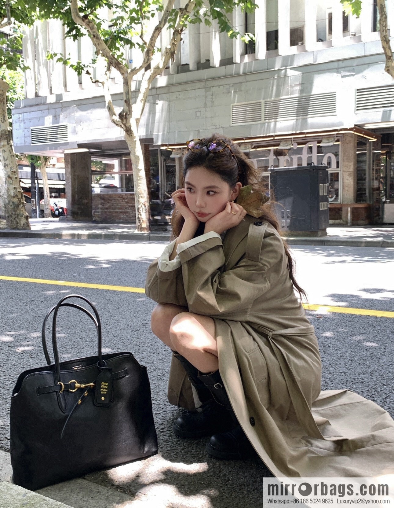 MIUMIU Aventure handbag 💕 new 💕 5BG291 💕💕 black