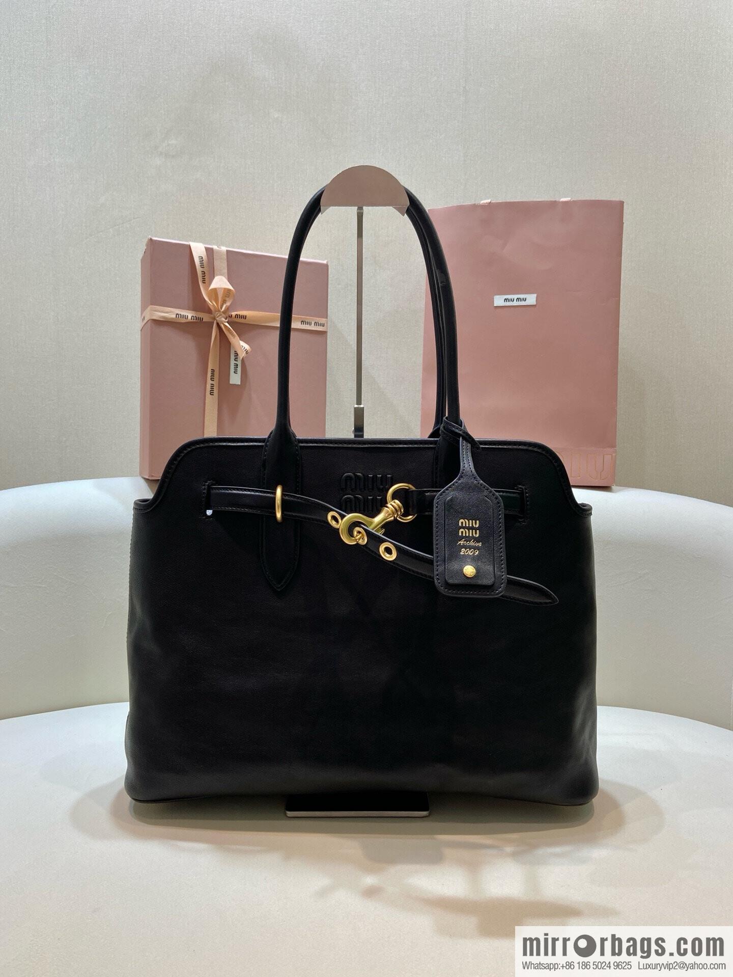 MIUMIU Aventure handbag 💕 new 💕 5BG291 💕💕 black