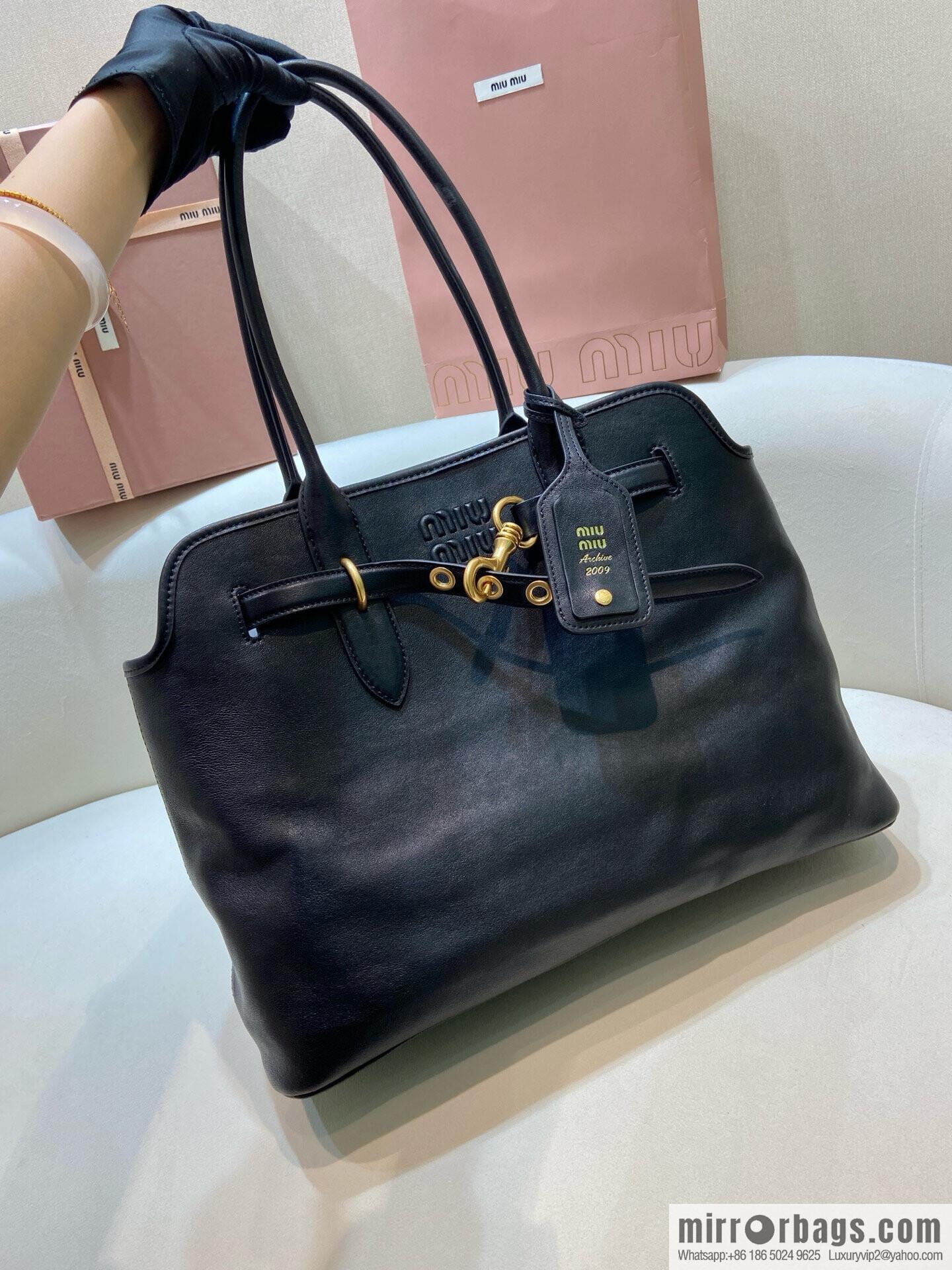 MIUMIU Aventure handbag 💕 new 💕 5BG291 💕💕 black