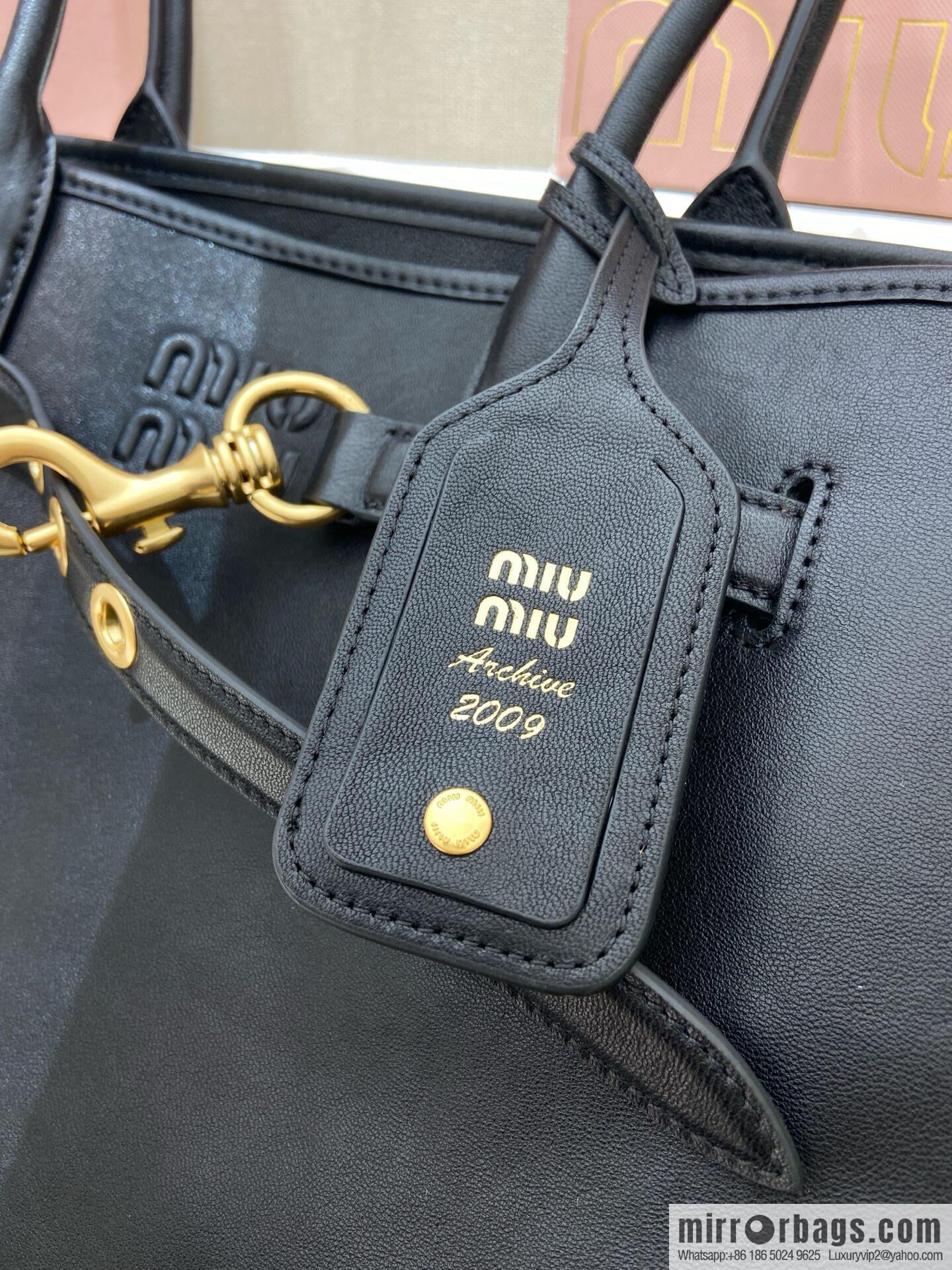 MIUMIU Aventure handbag 💕 new 💕 5BG291 💕💕 black