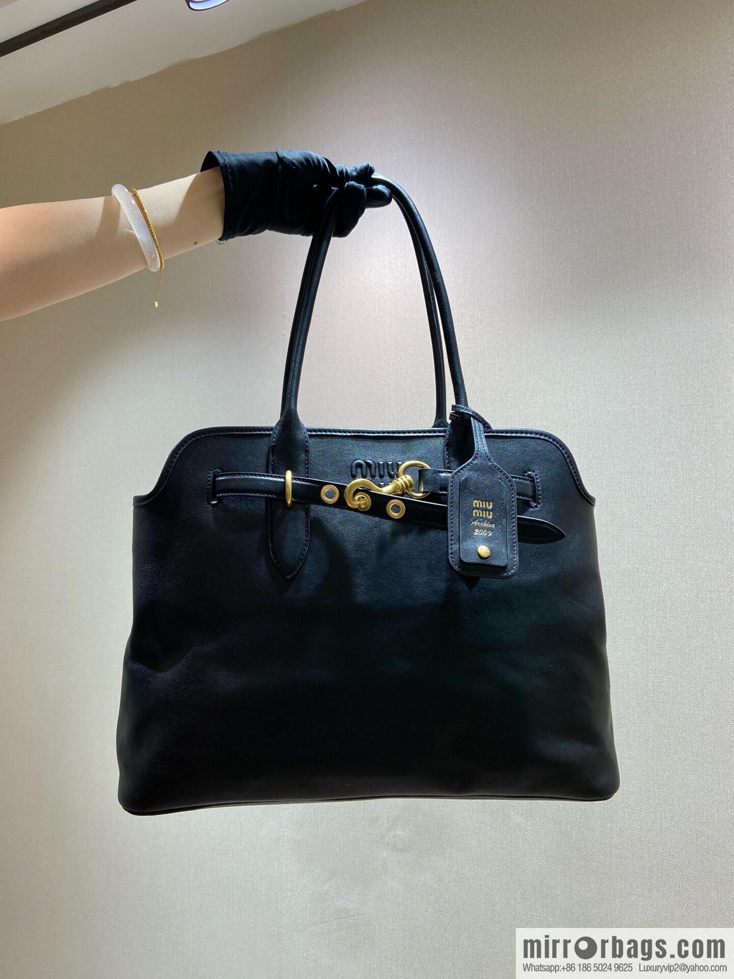 MIUMIU Aventure handbag 💕 new 💕 5BG291 💕💕 black