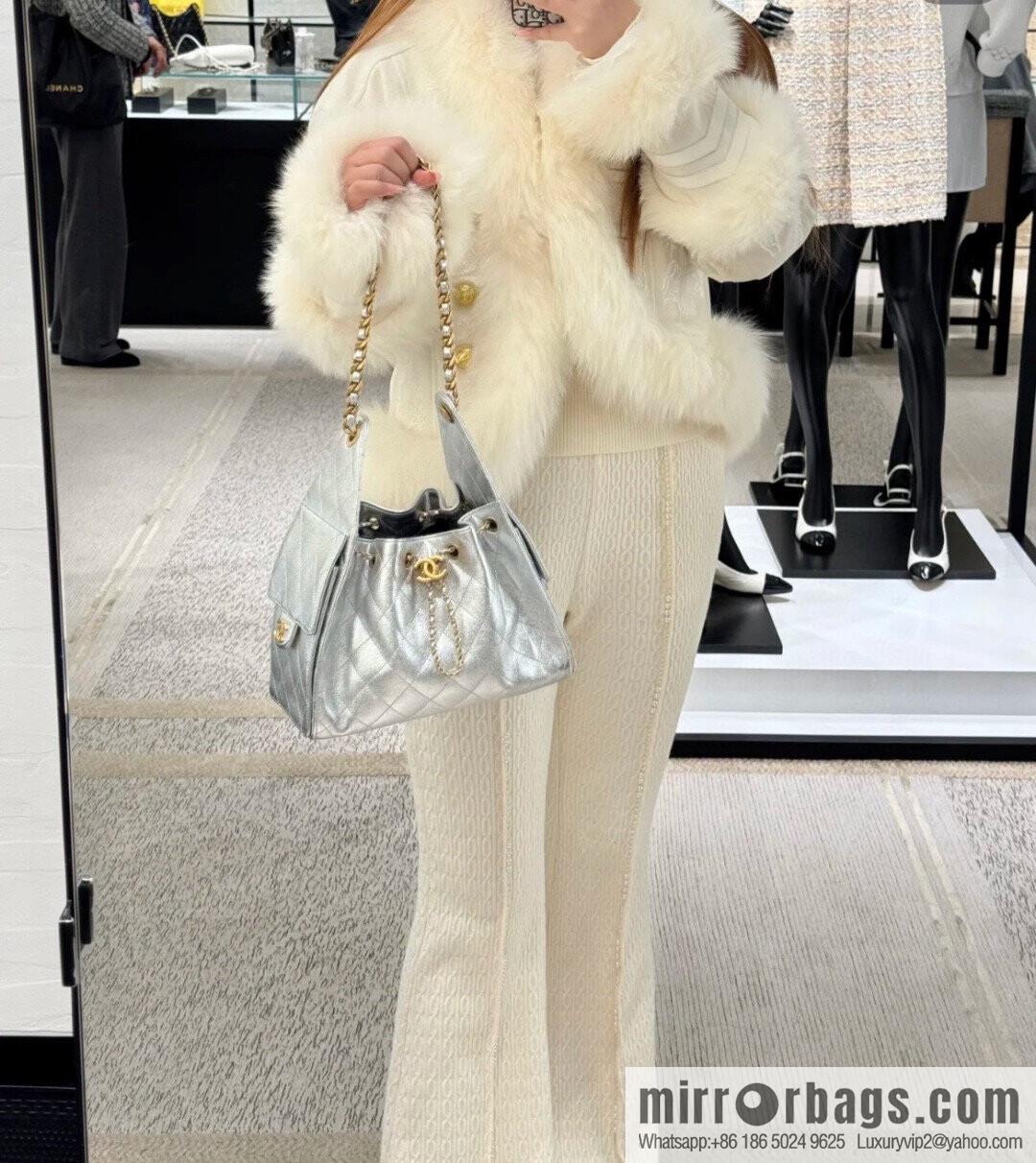 𝐂𝐡𝐚𝐧𝐞𝐥 𝟐𝟓𝐬 𝐬𝐦𝐚𝐥𝐥 𝐡𝐨𝐛𝐨 Drawstring Bucket Bag, Silver, Small ✔️ AS5293