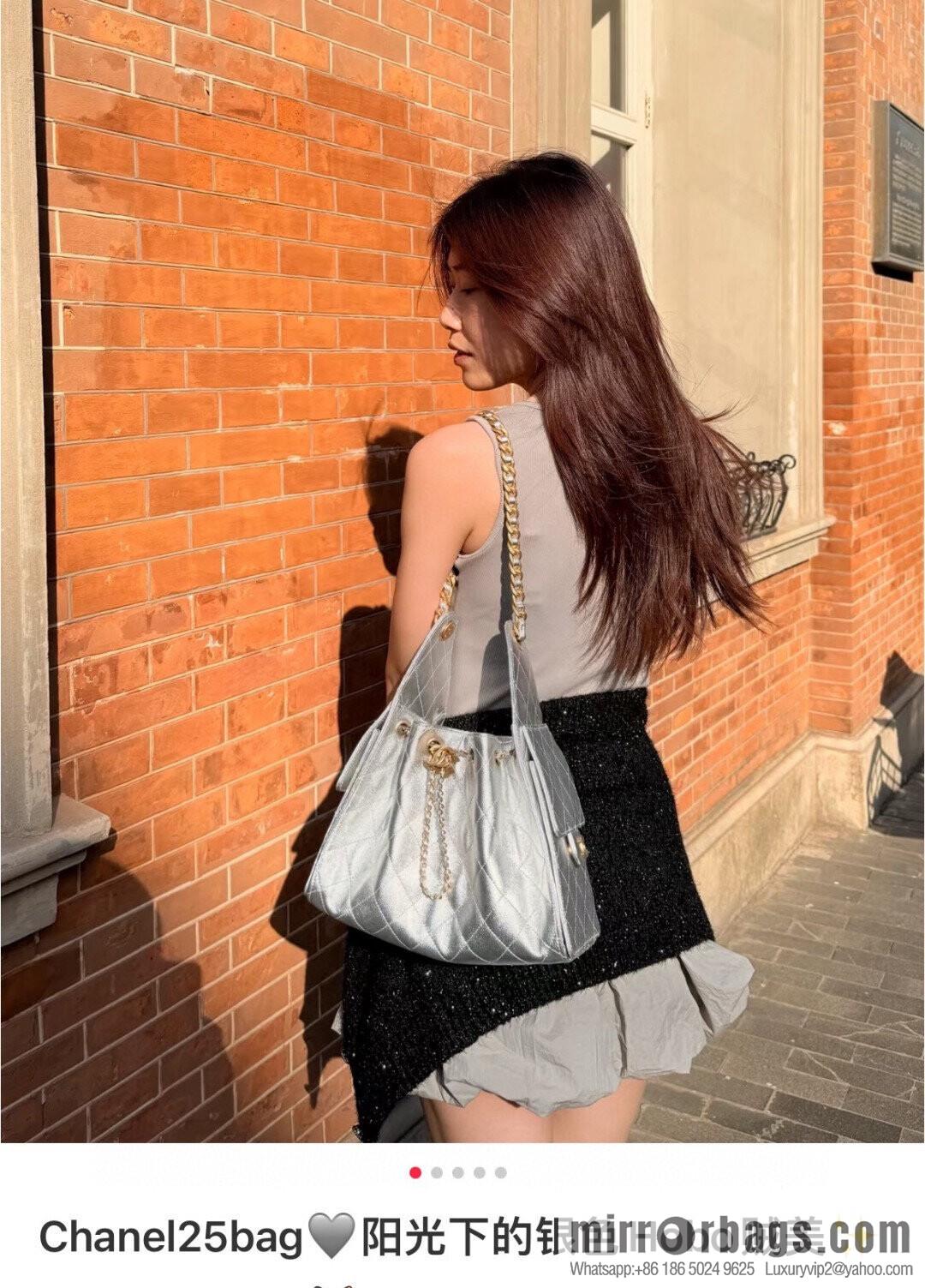 𝐂𝐡𝐚𝐧𝐞𝐥 𝟐𝟓𝐬 𝐬𝐦𝐚𝐥𝐥 𝐡𝐨𝐛𝐨 Drawstring Bucket Bag, Silver, Small ✔️ AS5293