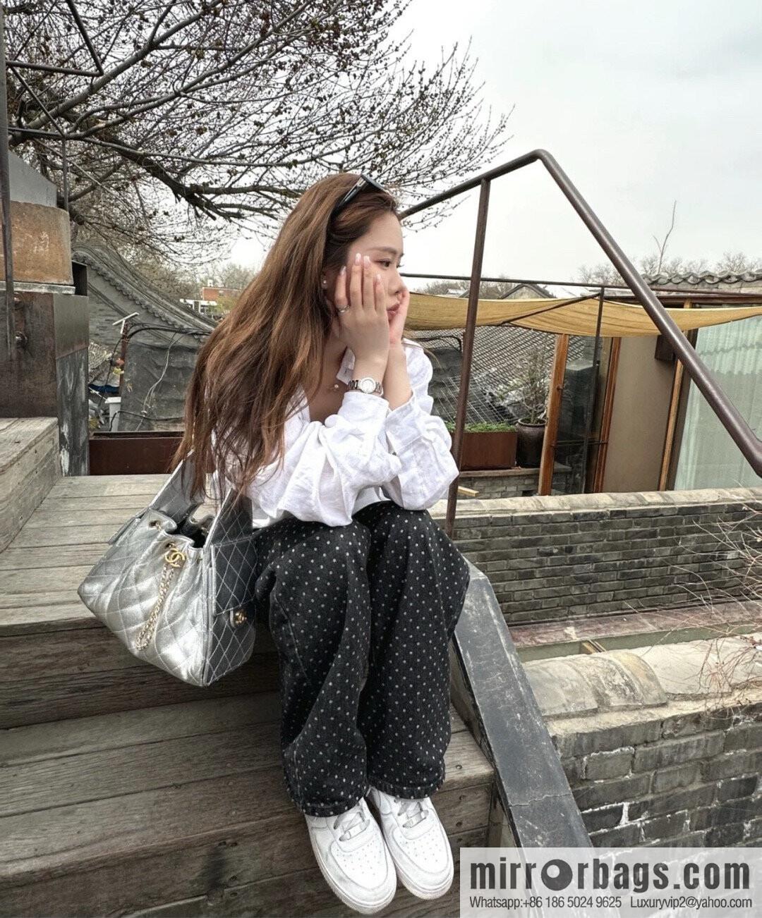 𝐂𝐡𝐚𝐧𝐞𝐥 𝟐𝟓𝐬 𝐬𝐦𝐚𝐥𝐥 𝐡𝐨𝐛𝐨 Drawstring Bucket Bag, Silver, Small ✔️ AS5293