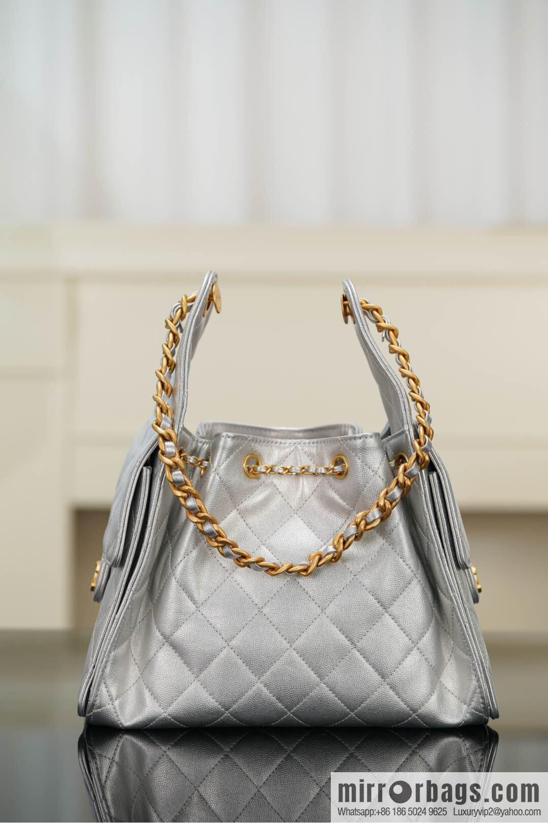 𝐂𝐡𝐚𝐧𝐞𝐥 𝟐𝟓𝐬 𝐬𝐦𝐚𝐥𝐥 𝐡𝐨𝐛𝐨 Drawstring Bucket Bag, Silver, Small ✔️ AS5293