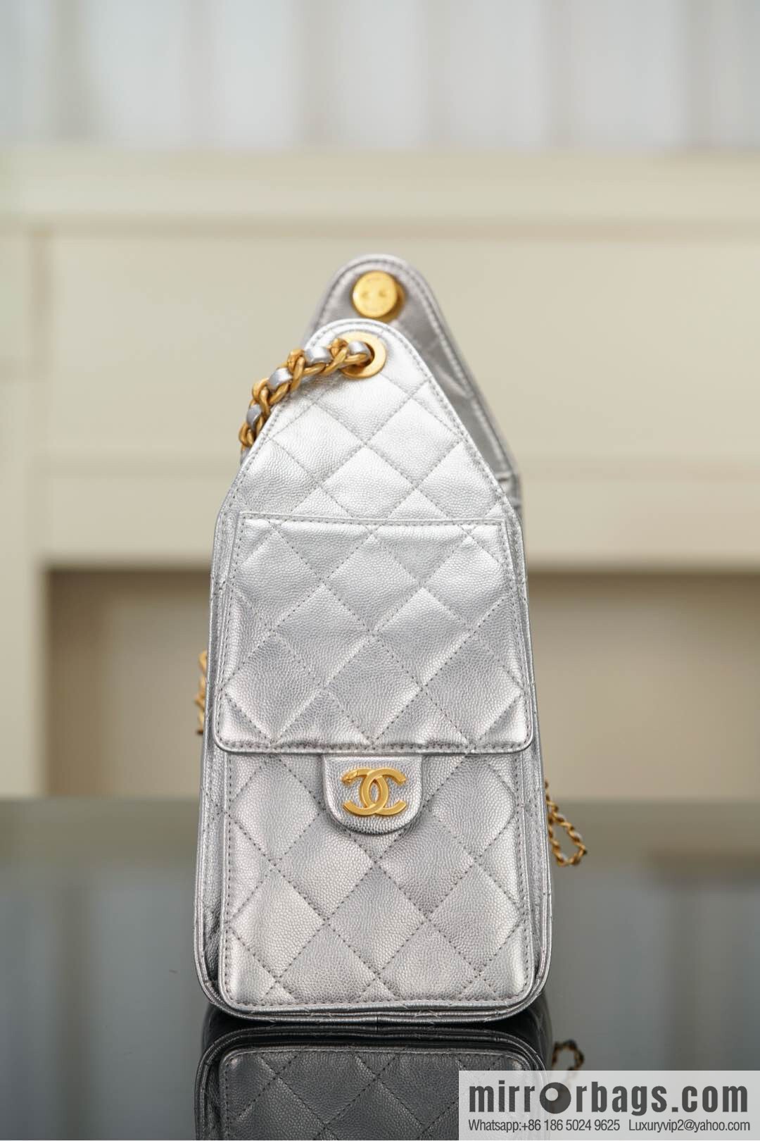 𝐂𝐡𝐚𝐧𝐞𝐥 𝟐𝟓𝐬 𝐬𝐦𝐚𝐥𝐥 𝐡𝐨𝐛𝐨 Drawstring Bucket Bag, Silver, Small ✔️ AS5293