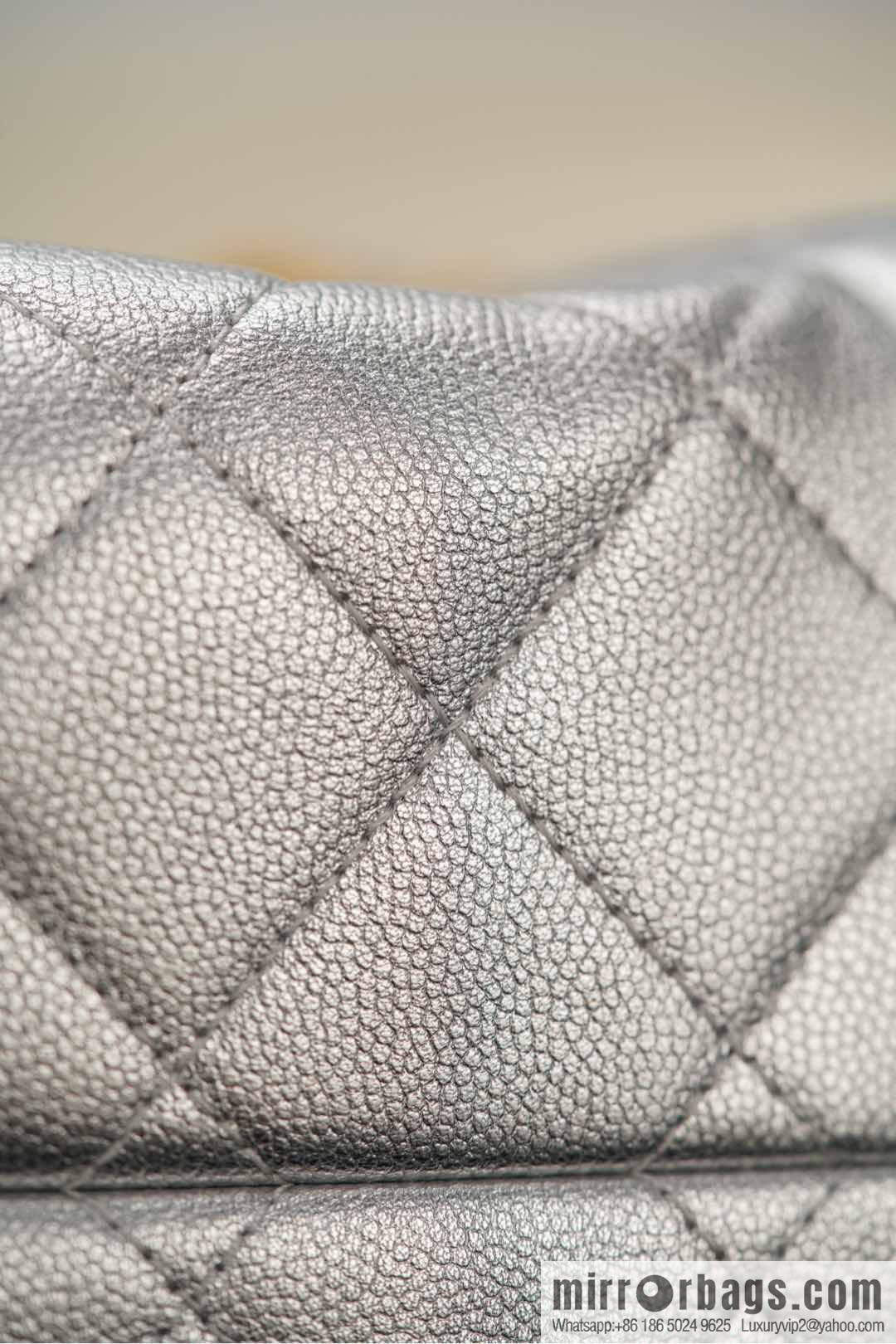 𝐂𝐡𝐚𝐧𝐞𝐥 𝟐𝟓𝐬 𝐬𝐦𝐚𝐥𝐥 𝐡𝐨𝐛𝐨 Drawstring Bucket Bag, Silver, Small ✔️ AS5293