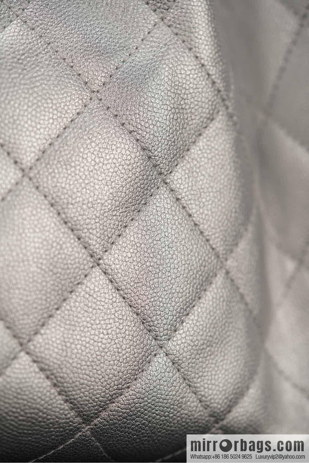 𝐂𝐡𝐚𝐧𝐞𝐥 𝟐𝟓𝐬 𝐬𝐦𝐚𝐥𝐥 𝐡𝐨𝐛𝐨 Drawstring Bucket Bag, Silver, Small ✔️ AS5293