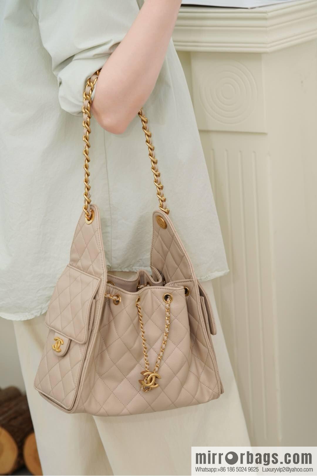 𝐂𝐡𝐚𝐧𝐞𝐥 𝟐𝟓𝐬 𝐬𝐦𝐚𝐥𝐥 𝐡𝐨𝐛𝐨 Drawstring Bucket Bag, Apricot Caviar, Small ✔️ AS5293