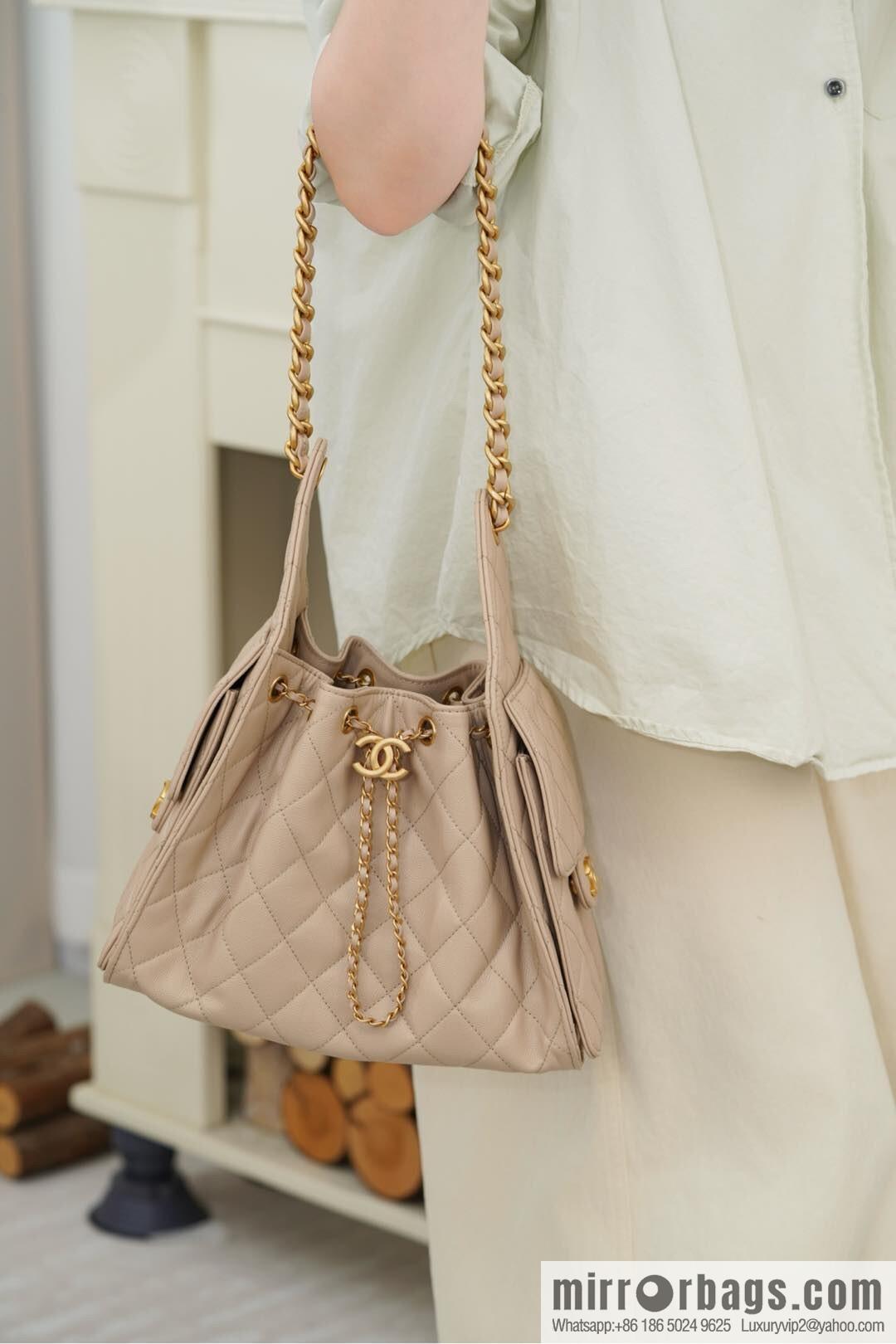𝐂𝐡𝐚𝐧𝐞𝐥 𝟐𝟓𝐬 𝐬𝐦𝐚𝐥𝐥 𝐡𝐨𝐛𝐨 Drawstring Bucket Bag, Apricot Caviar, Small ✔️ AS5293
