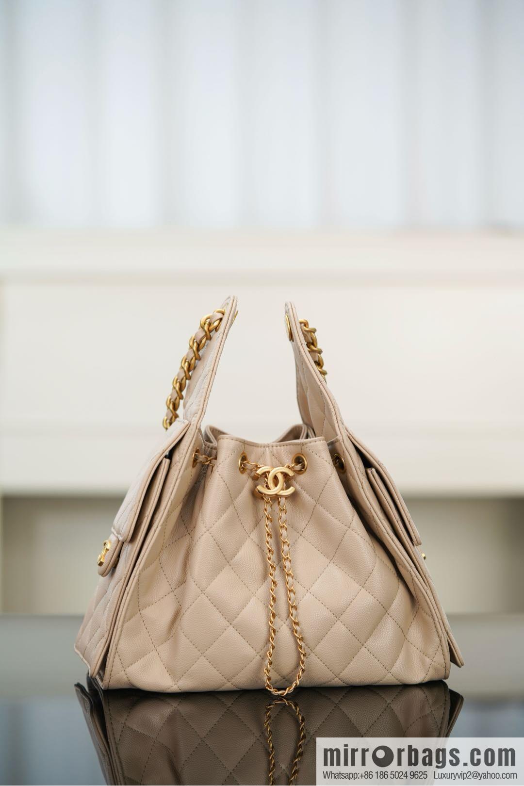 𝐂𝐡𝐚𝐧𝐞𝐥 𝟐𝟓𝐬 𝐬𝐦𝐚𝐥𝐥 𝐡𝐨𝐛𝐨 Drawstring Bucket Bag, Apricot Caviar, Small ✔️ AS5293