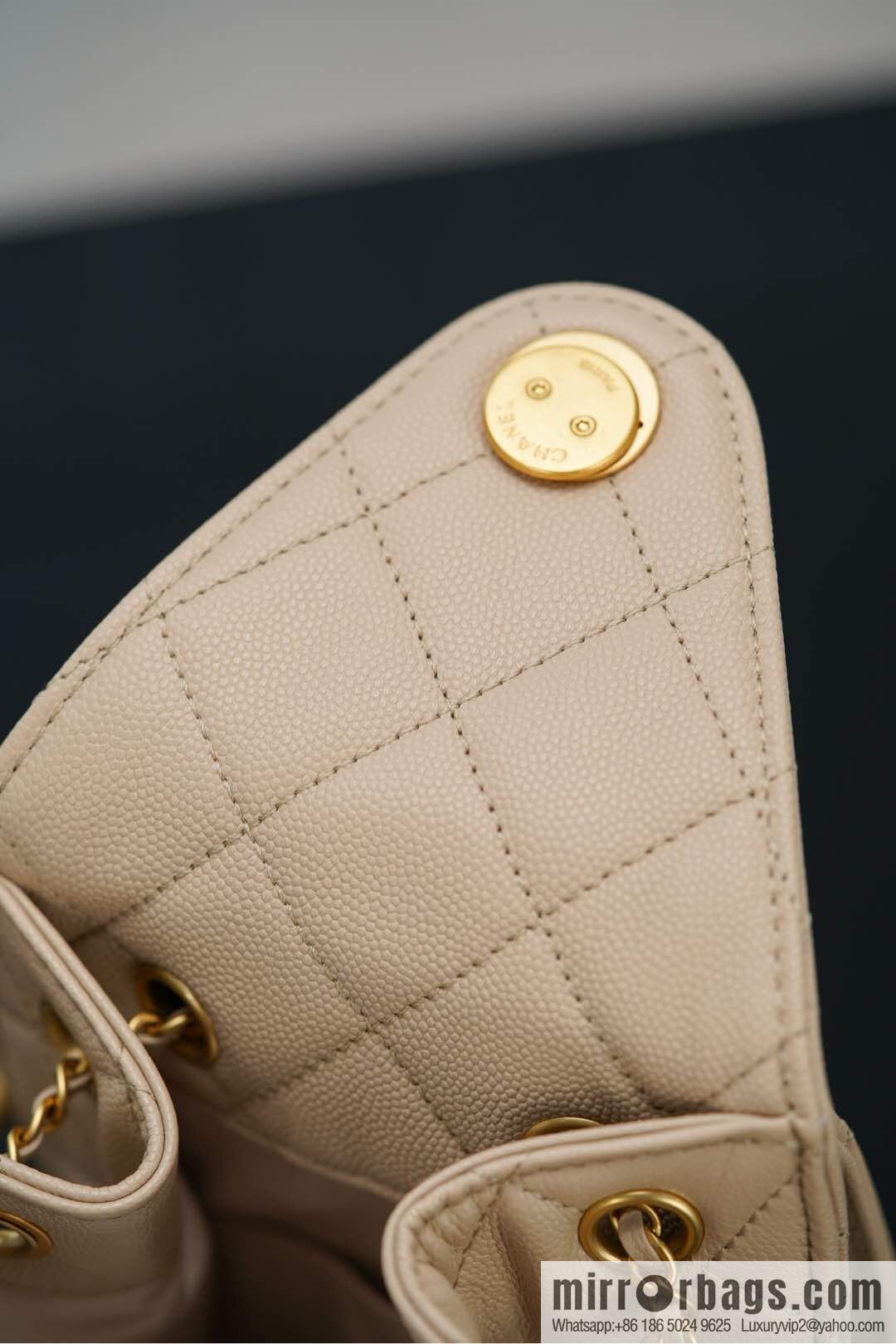 𝐂𝐡𝐚𝐧𝐞𝐥 𝟐𝟓𝐬 𝐬𝐦𝐚𝐥𝐥 𝐡𝐨𝐛𝐨 Drawstring Bucket Bag, Apricot Caviar, Small ✔️ AS5293