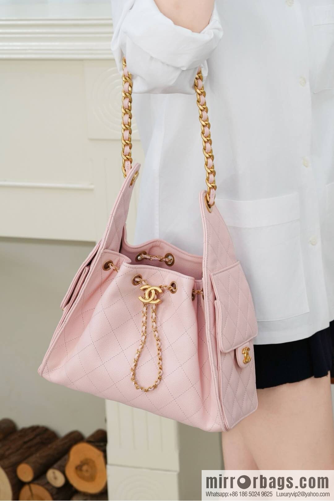 𝐂𝐡𝐚𝐧𝐞𝐥 𝟐𝟓𝐬 𝐬𝐦𝐚𝐥𝐥 𝐡𝐨𝐛𝐨 Drawstring Bucket Bag, Pink, Small AS5293