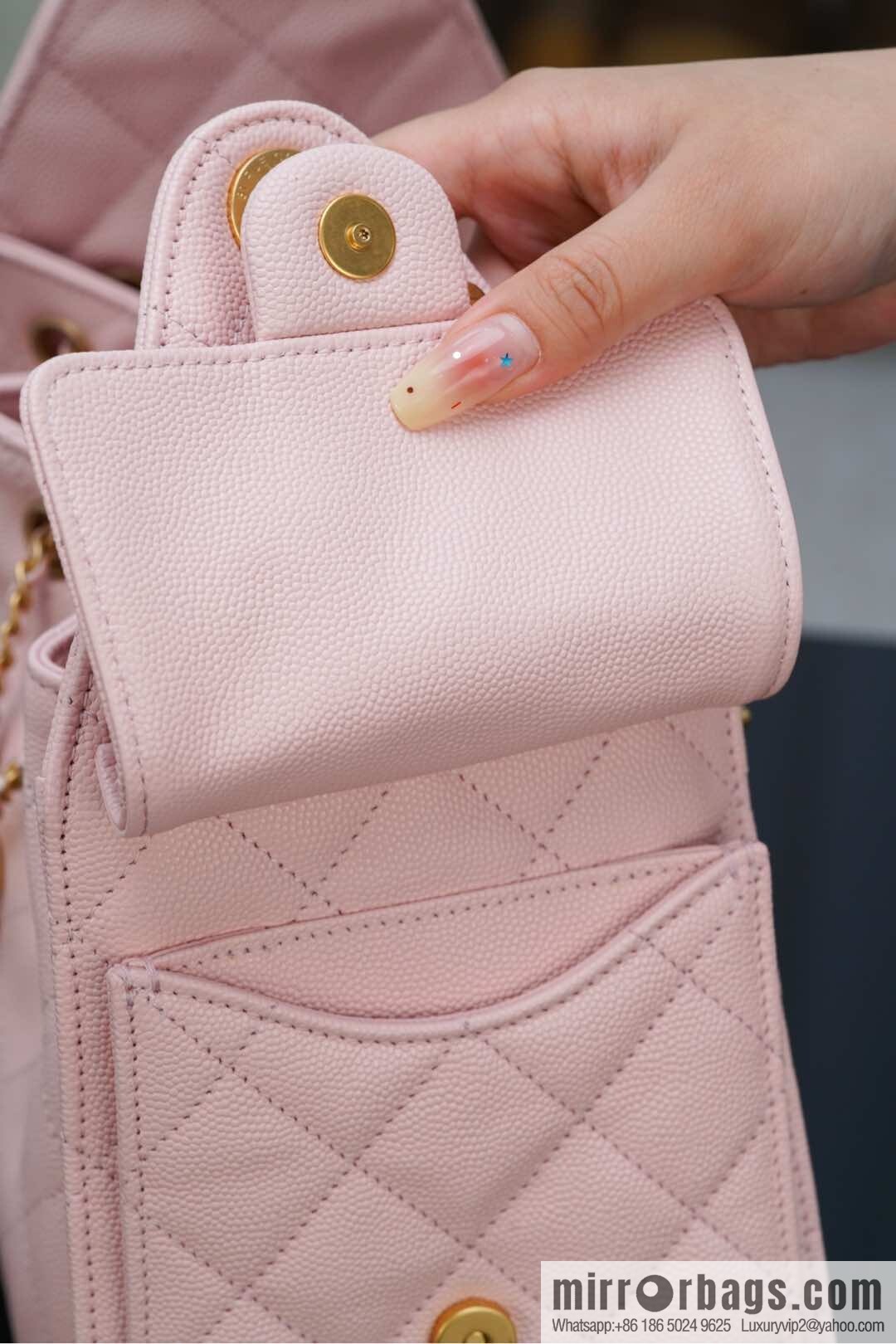 𝐂𝐡𝐚𝐧𝐞𝐥 𝟐𝟓𝐬 𝐬𝐦𝐚𝐥𝐥 𝐡𝐨𝐛𝐨 Drawstring Bucket Bag, Pink, Small AS5293