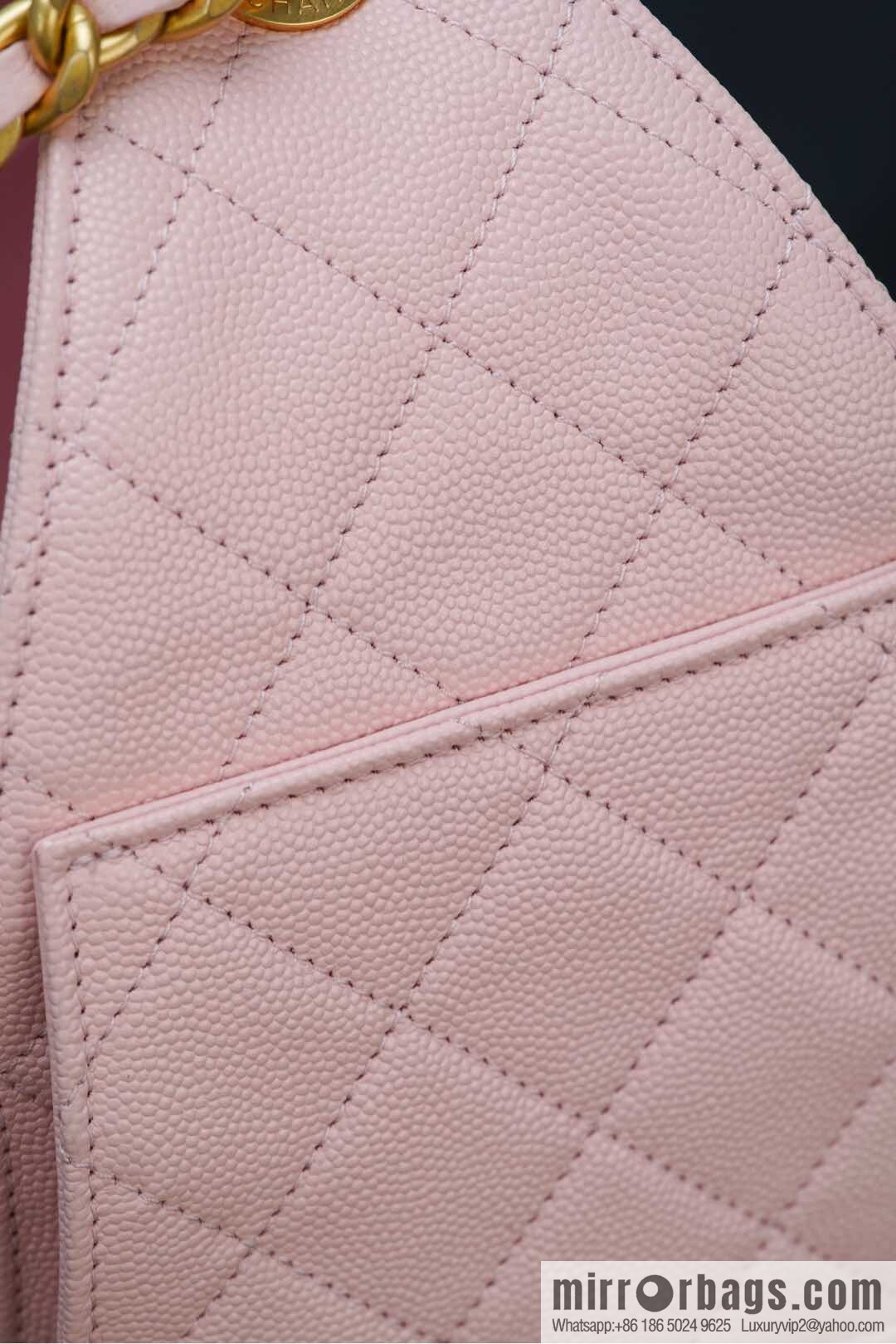 𝐂𝐡𝐚𝐧𝐞𝐥 𝟐𝟓𝐬 𝐬𝐦𝐚𝐥𝐥 𝐡𝐨𝐛𝐨 Drawstring Bucket Bag, Pink, Small AS5293