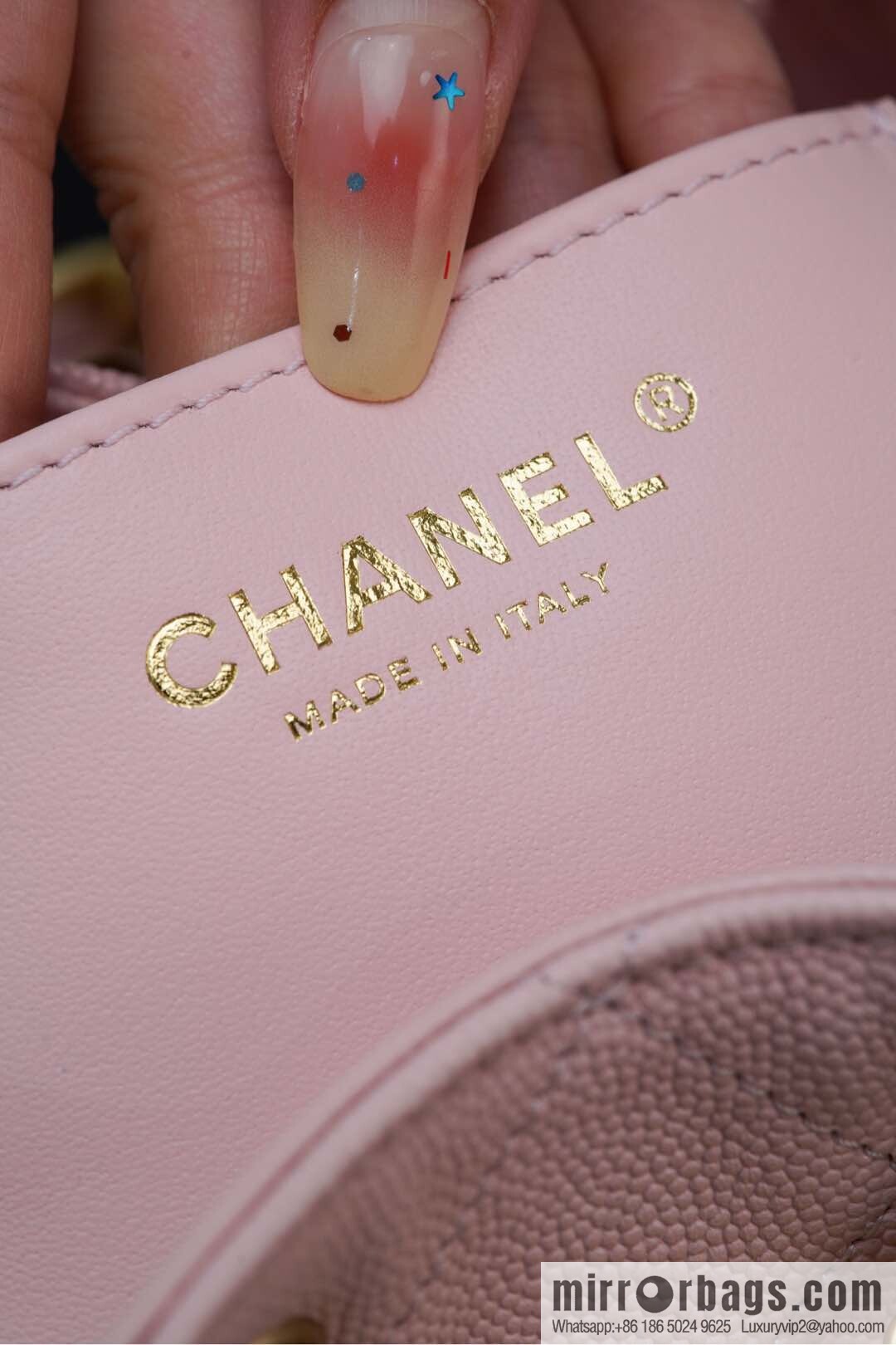 𝐂𝐡𝐚𝐧𝐞𝐥 𝟐𝟓𝐬 𝐬𝐦𝐚𝐥𝐥 𝐡𝐨𝐛𝐨 Drawstring Bucket Bag, Pink, Small AS5293