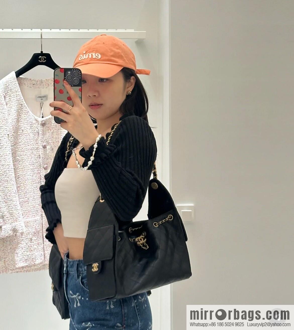 𝐂𝐡𝐚𝐧𝐞𝐥 𝟐𝟓𝐬 𝐬𝐦𝐚𝐥𝐥 𝐡𝐨𝐛𝐨 Drawstring Bucket Bag, Black Gold Caviar, Small ✔️ AS5293