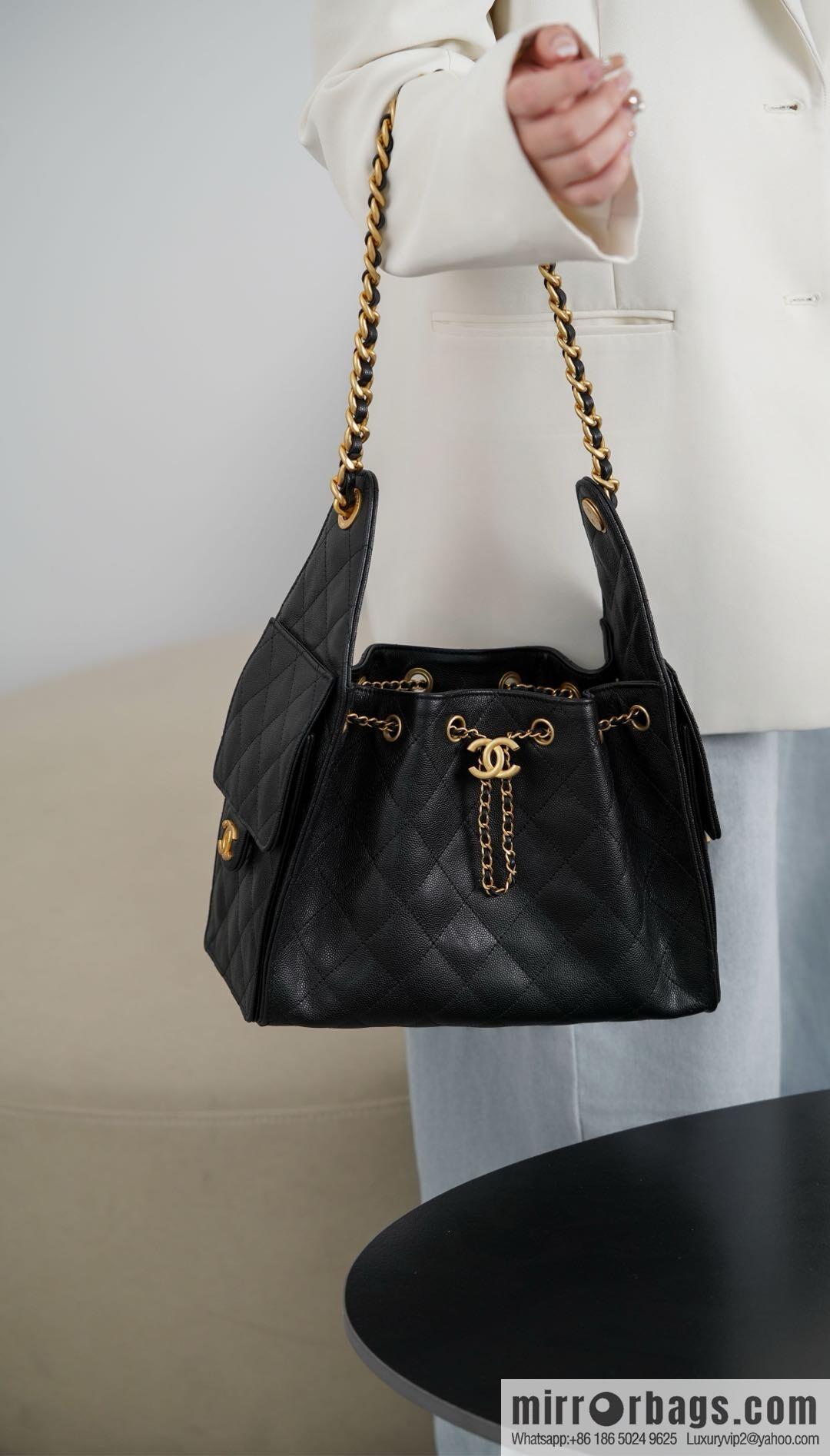 𝐂𝐡𝐚𝐧𝐞𝐥 𝟐𝟓𝐬 𝐬𝐦𝐚𝐥𝐥 𝐡𝐨𝐛𝐨 Drawstring Bucket Bag, Black Gold Caviar, Small ✔️ AS5293