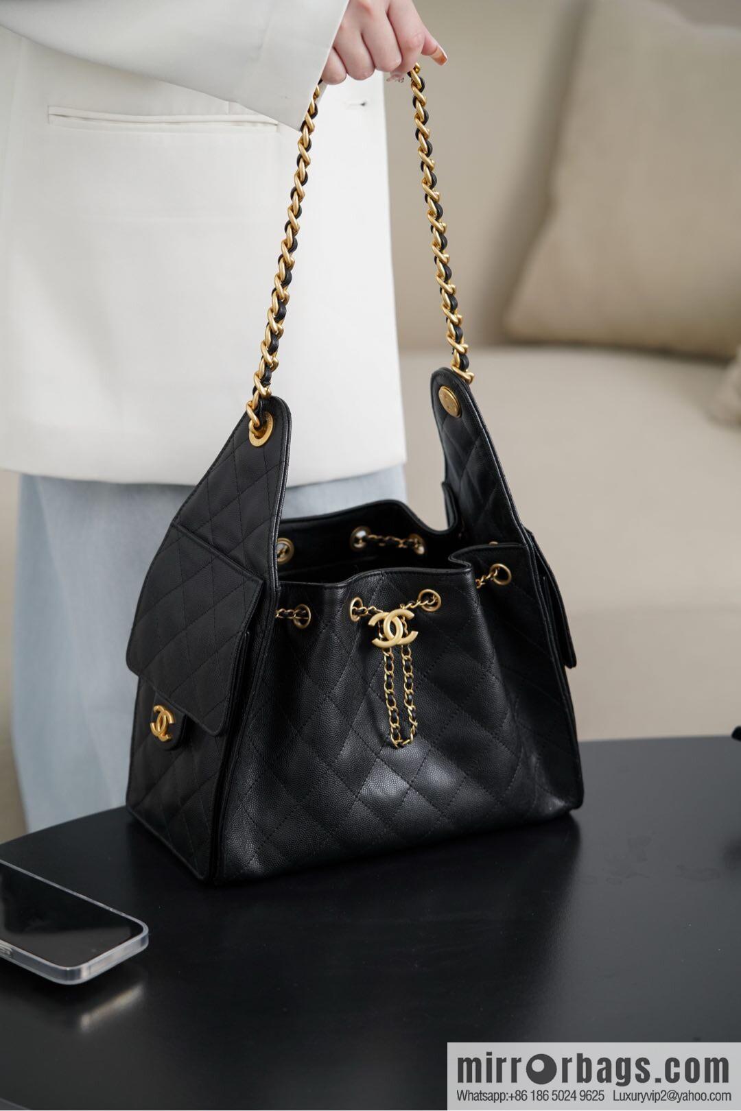 𝐂𝐡𝐚𝐧𝐞𝐥 𝟐𝟓𝐬 𝐬𝐦𝐚𝐥𝐥 𝐡𝐨𝐛𝐨 Drawstring Bucket Bag, Black Gold Caviar, Small ✔️ AS5293