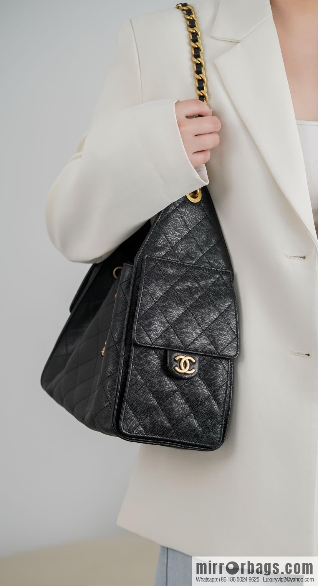 𝐂𝐡𝐚𝐧𝐞𝐥 𝟐𝟓𝐬 𝐬𝐦𝐚𝐥𝐥 𝐡𝐨𝐛𝐨 Drawstring Bucket Bag, Black Gold Caviar, Small ✔️ AS5293