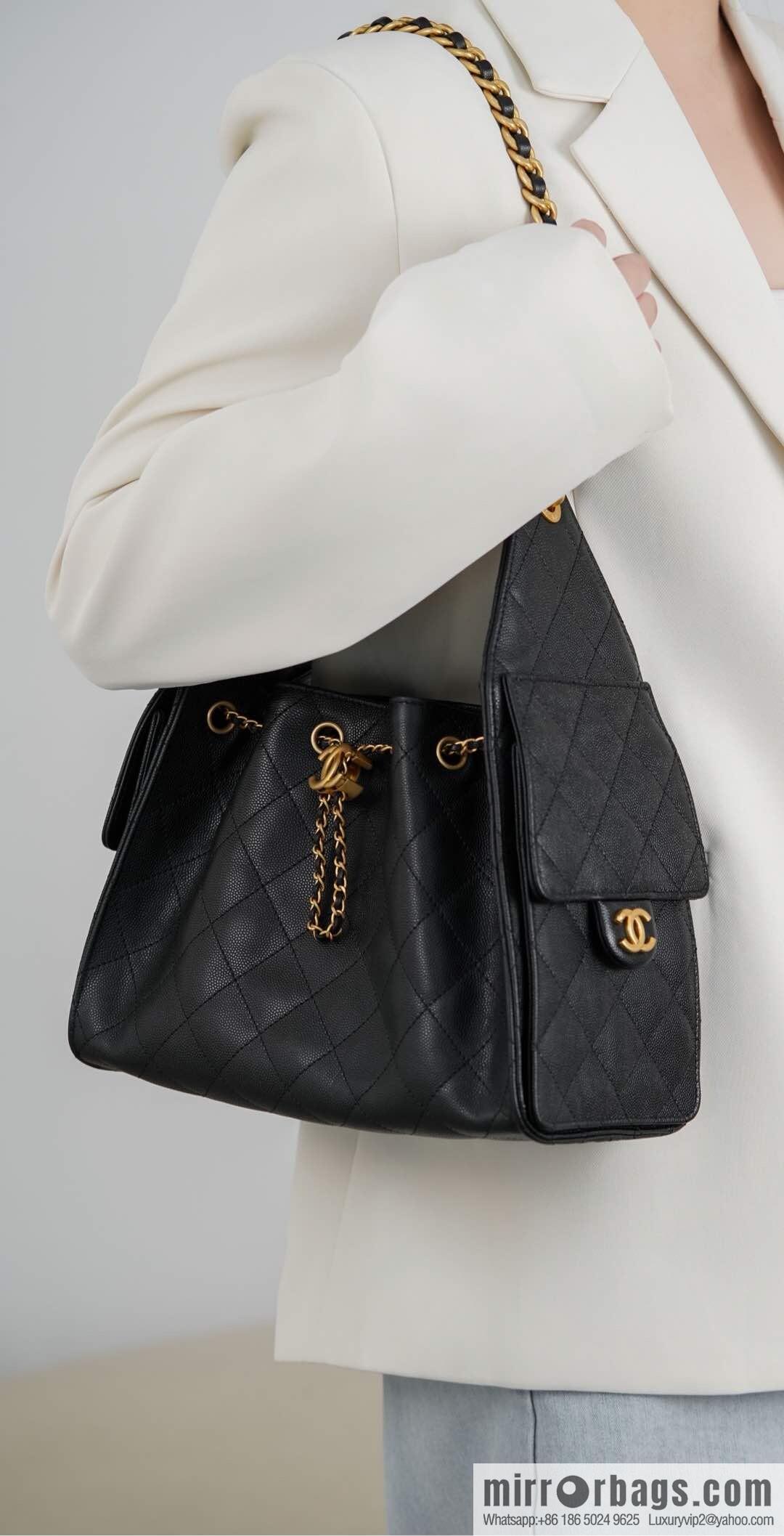 𝐂𝐡𝐚𝐧𝐞𝐥 𝟐𝟓𝐬 𝐬𝐦𝐚𝐥𝐥 𝐡𝐨𝐛𝐨 Drawstring Bucket Bag, Black Gold Caviar, Small ✔️ AS5293
