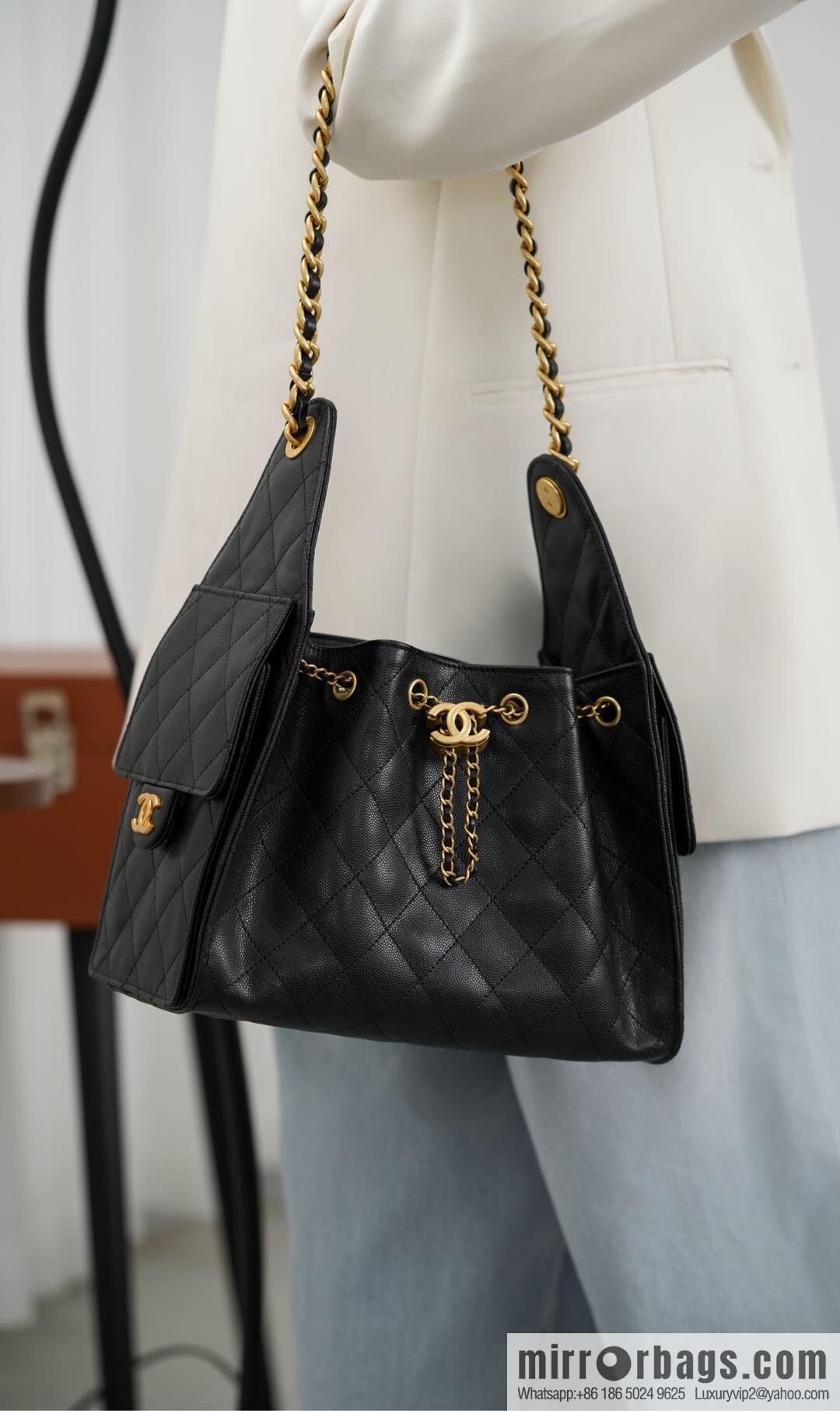 𝐂𝐡𝐚𝐧𝐞𝐥 𝟐𝟓𝐬 𝐬𝐦𝐚𝐥𝐥 𝐡𝐨𝐛𝐨 Drawstring Bucket Bag, Black Gold Caviar, Small ✔️ AS5293