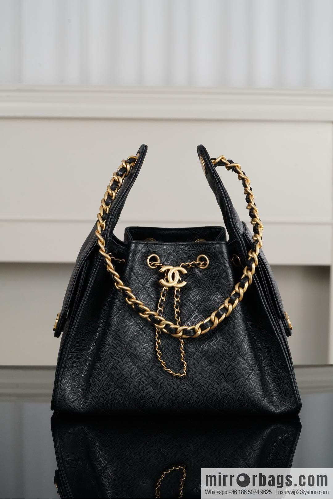 𝐂𝐡𝐚𝐧𝐞𝐥 𝟐𝟓𝐬 𝐬𝐦𝐚𝐥𝐥 𝐡𝐨𝐛𝐨 Drawstring Bucket Bag, Black Gold Caviar, Small ✔️ AS5293