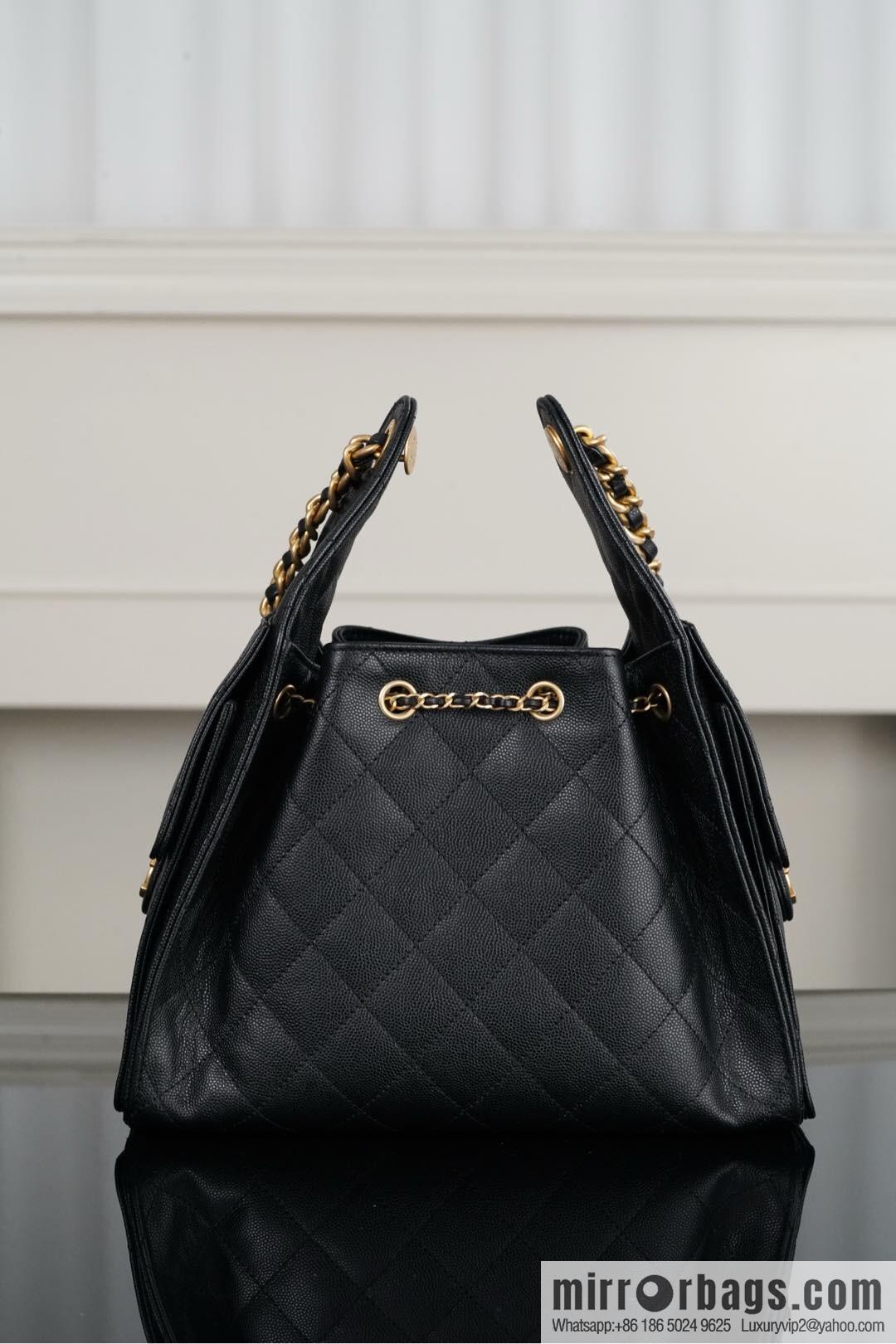 𝐂𝐡𝐚𝐧𝐞𝐥 𝟐𝟓𝐬 𝐬𝐦𝐚𝐥𝐥 𝐡𝐨𝐛𝐨 Drawstring Bucket Bag, Black Gold Caviar, Small ✔️ AS5293