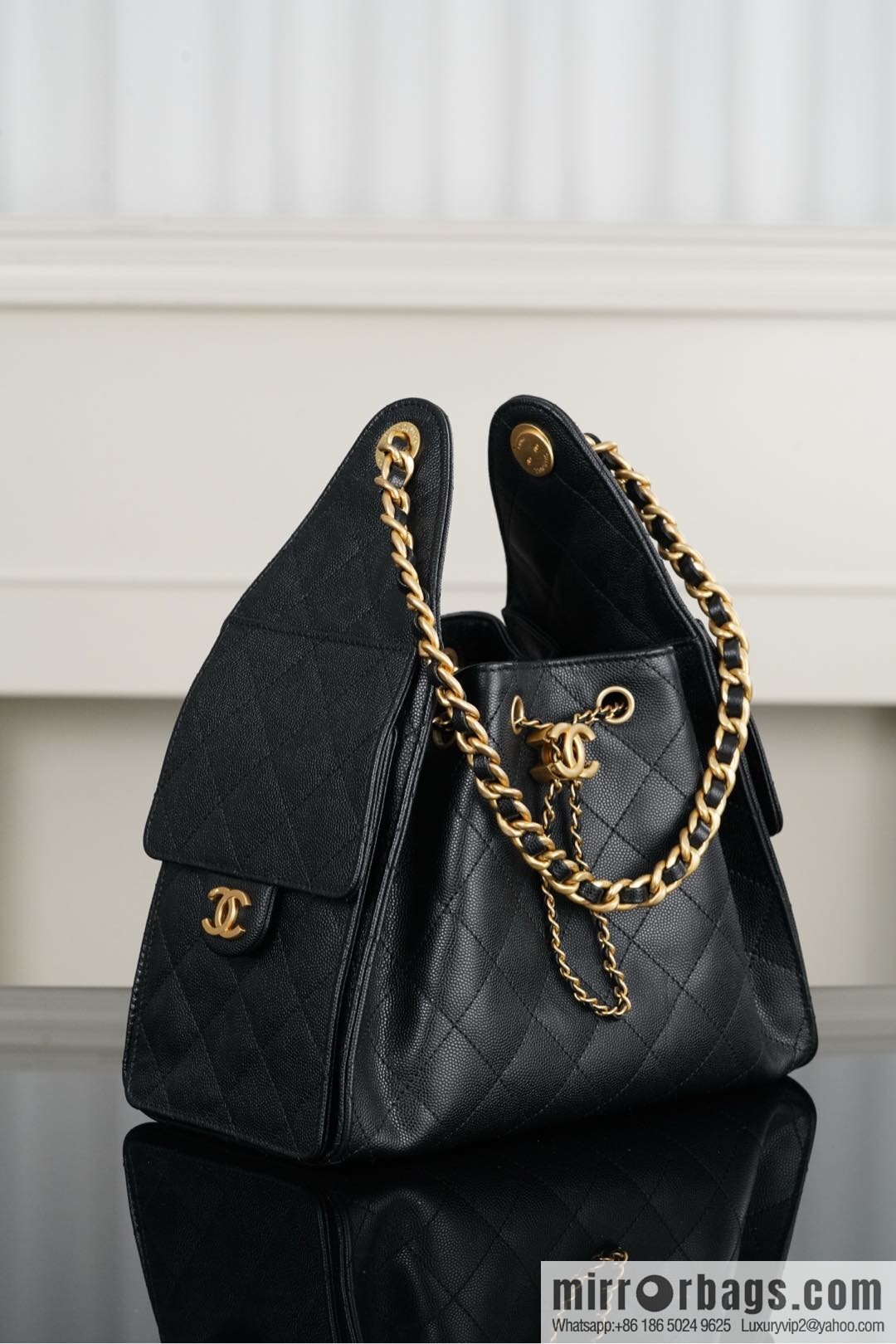 𝐂𝐡𝐚𝐧𝐞𝐥 𝟐𝟓𝐬 𝐬𝐦𝐚𝐥𝐥 𝐡𝐨𝐛𝐨 Drawstring Bucket Bag, Black Gold Caviar, Small ✔️ AS5293