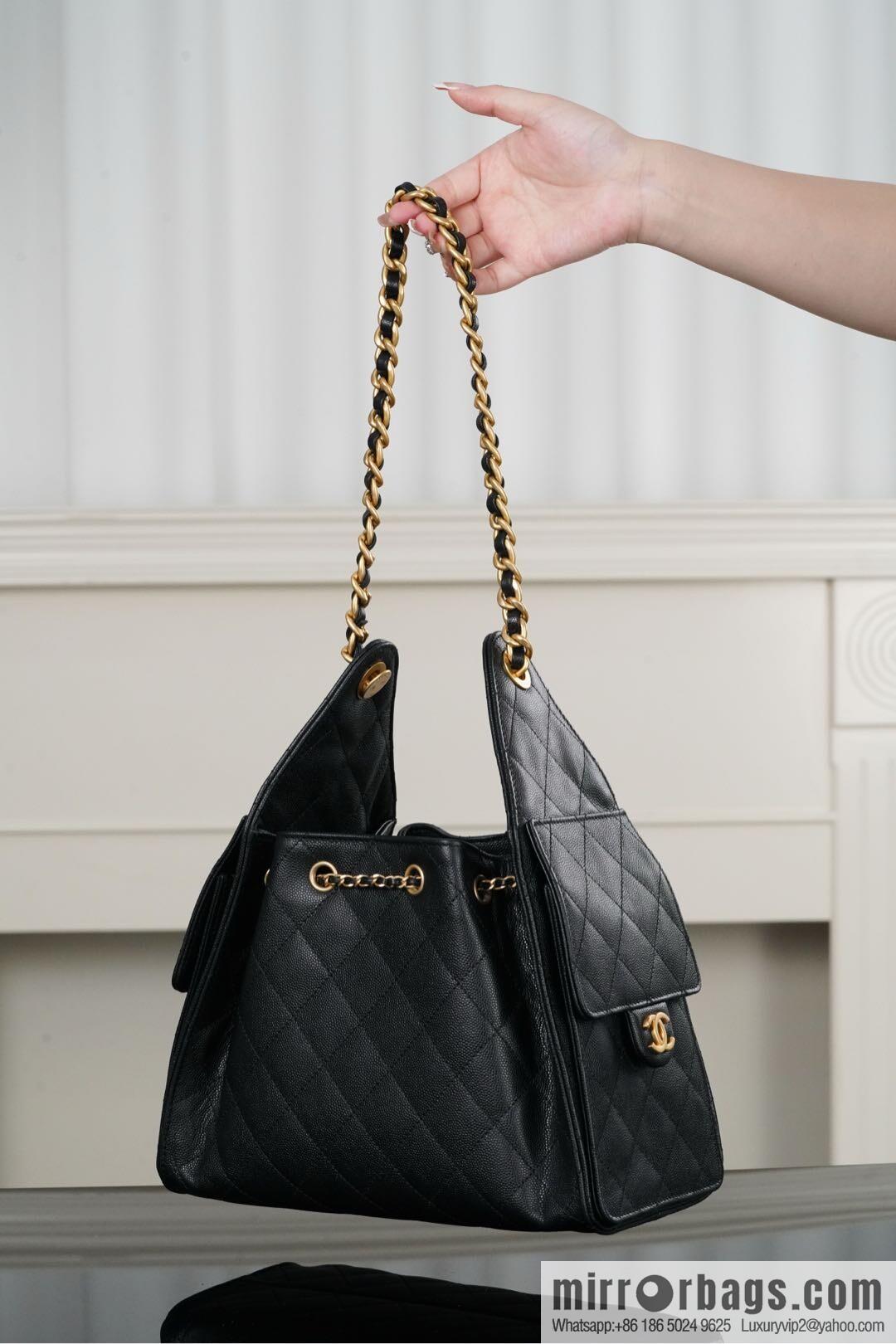 𝐂𝐡𝐚𝐧𝐞𝐥 𝟐𝟓𝐬 𝐬𝐦𝐚𝐥𝐥 𝐡𝐨𝐛𝐨 Drawstring Bucket Bag, Black Gold Caviar, Small ✔️ AS5293