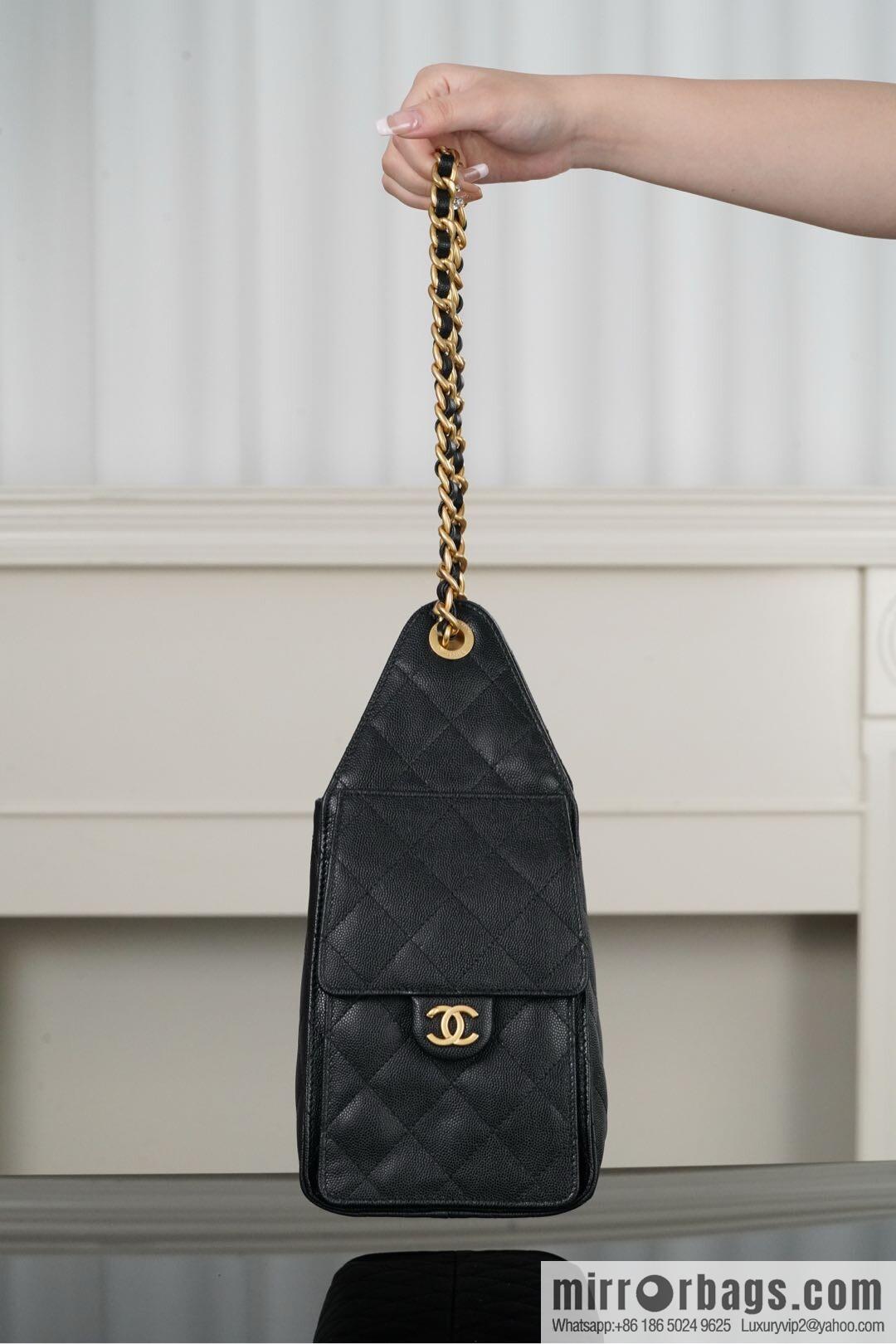 𝐂𝐡𝐚𝐧𝐞𝐥 𝟐𝟓𝐬 𝐬𝐦𝐚𝐥𝐥 𝐡𝐨𝐛𝐨 Drawstring Bucket Bag, Black Gold Caviar, Small ✔️ AS5293