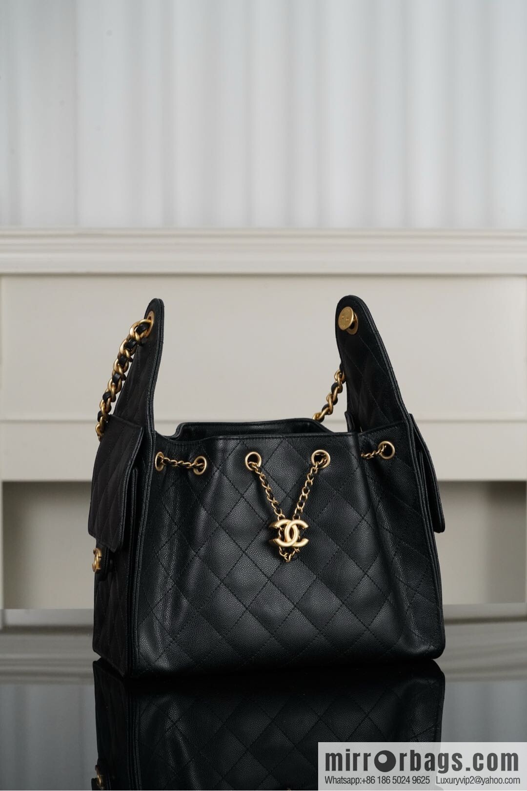 𝐂𝐡𝐚𝐧𝐞𝐥 𝟐𝟓𝐬 𝐬𝐦𝐚𝐥𝐥 𝐡𝐨𝐛𝐨 Drawstring Bucket Bag, Black Gold Caviar, Small ✔️ AS5293