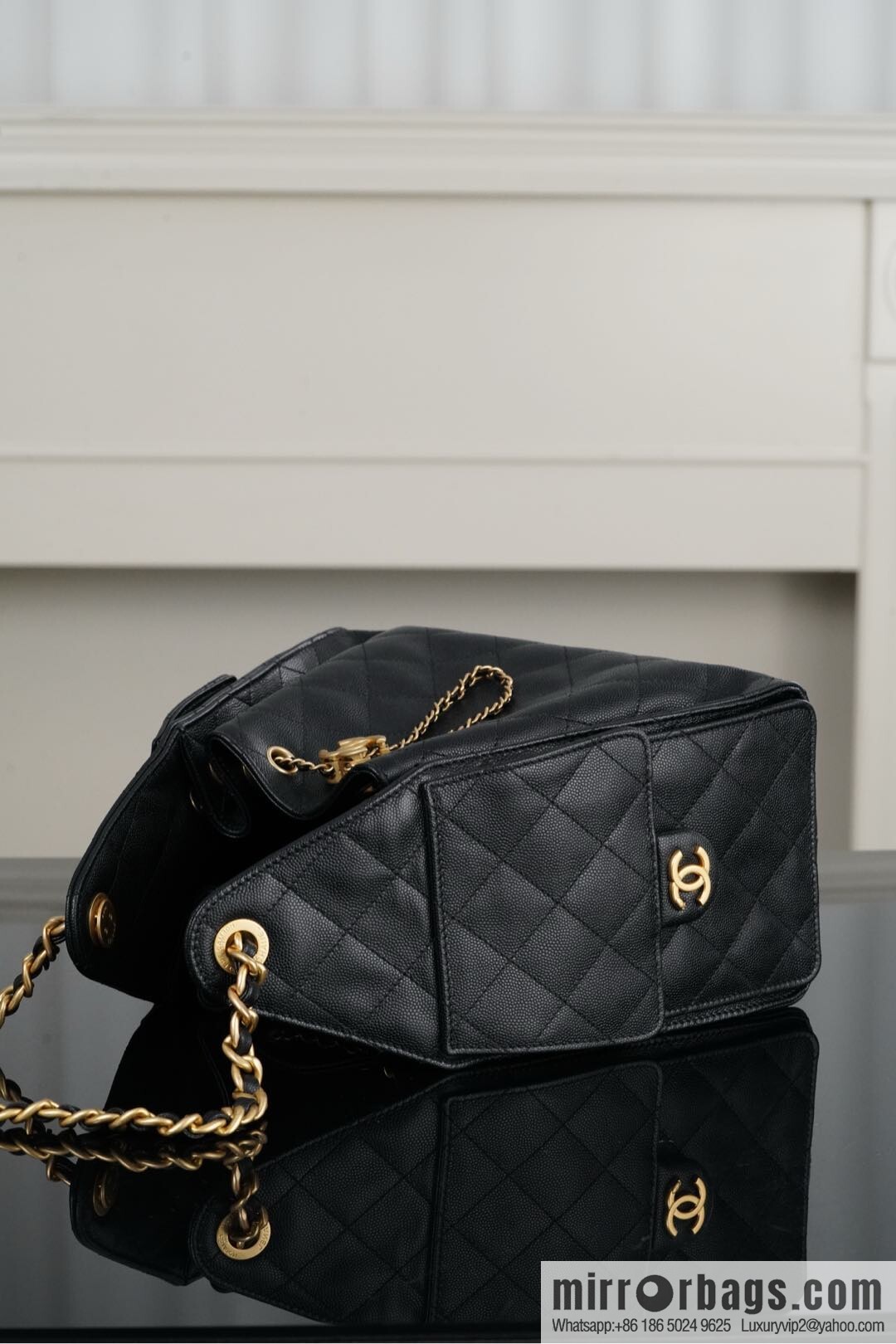 𝐂𝐡𝐚𝐧𝐞𝐥 𝟐𝟓𝐬 𝐬𝐦𝐚𝐥𝐥 𝐡𝐨𝐛𝐨 Drawstring Bucket Bag, Black Gold Caviar, Small ✔️ AS5293