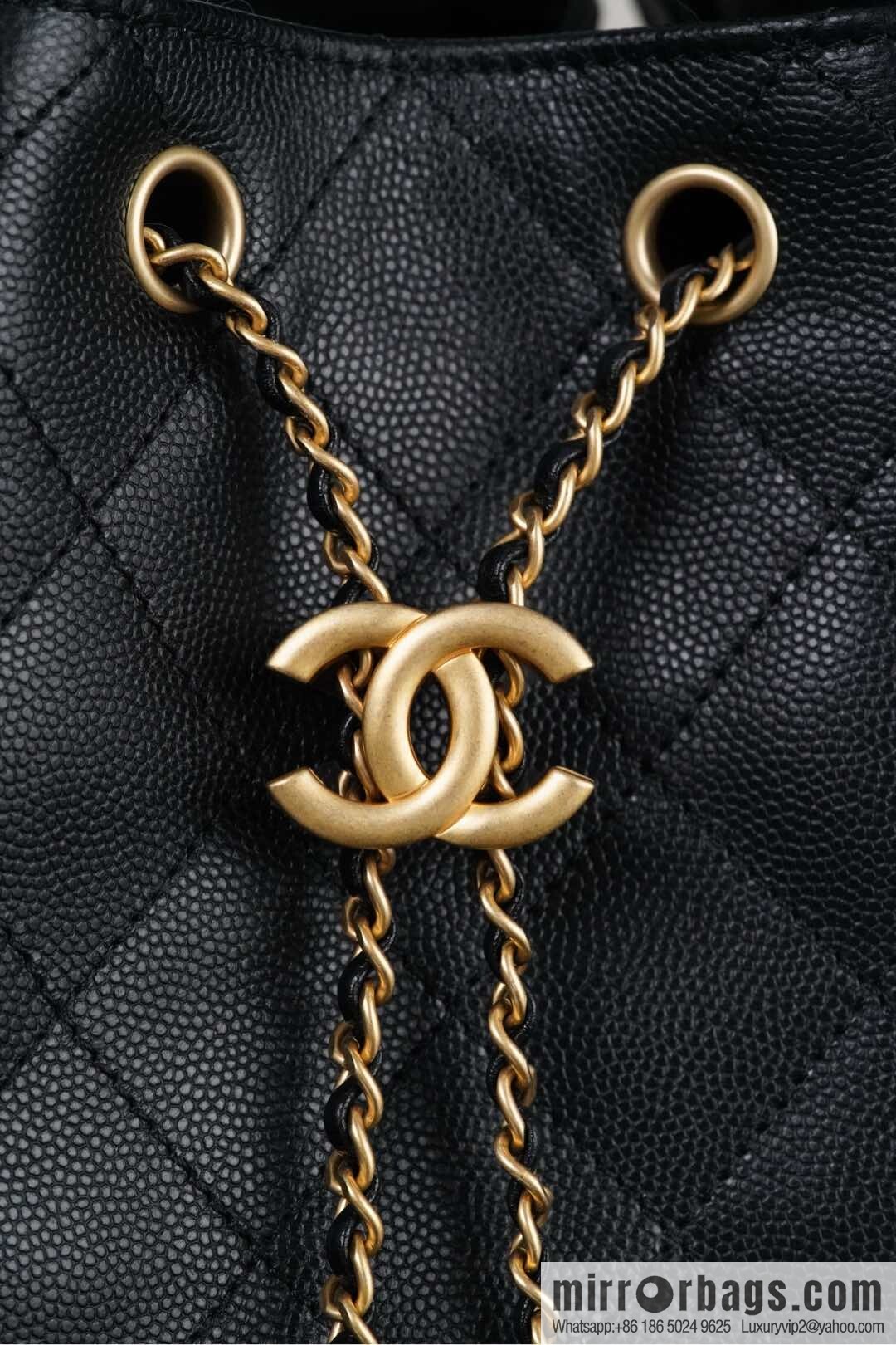 𝐂𝐡𝐚𝐧𝐞𝐥 𝟐𝟓𝐬 𝐬𝐦𝐚𝐥𝐥 𝐡𝐨𝐛𝐨 Drawstring Bucket Bag, Black Gold Caviar, Small ✔️ AS5293