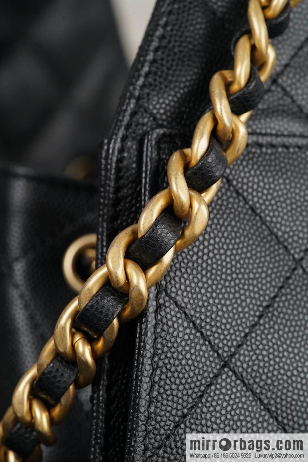 𝐂𝐡𝐚𝐧𝐞𝐥 𝟐𝟓𝐬 𝐬𝐦𝐚𝐥𝐥 𝐡𝐨𝐛𝐨 Drawstring Bucket Bag, Black Gold Caviar, Small ✔️ AS5293