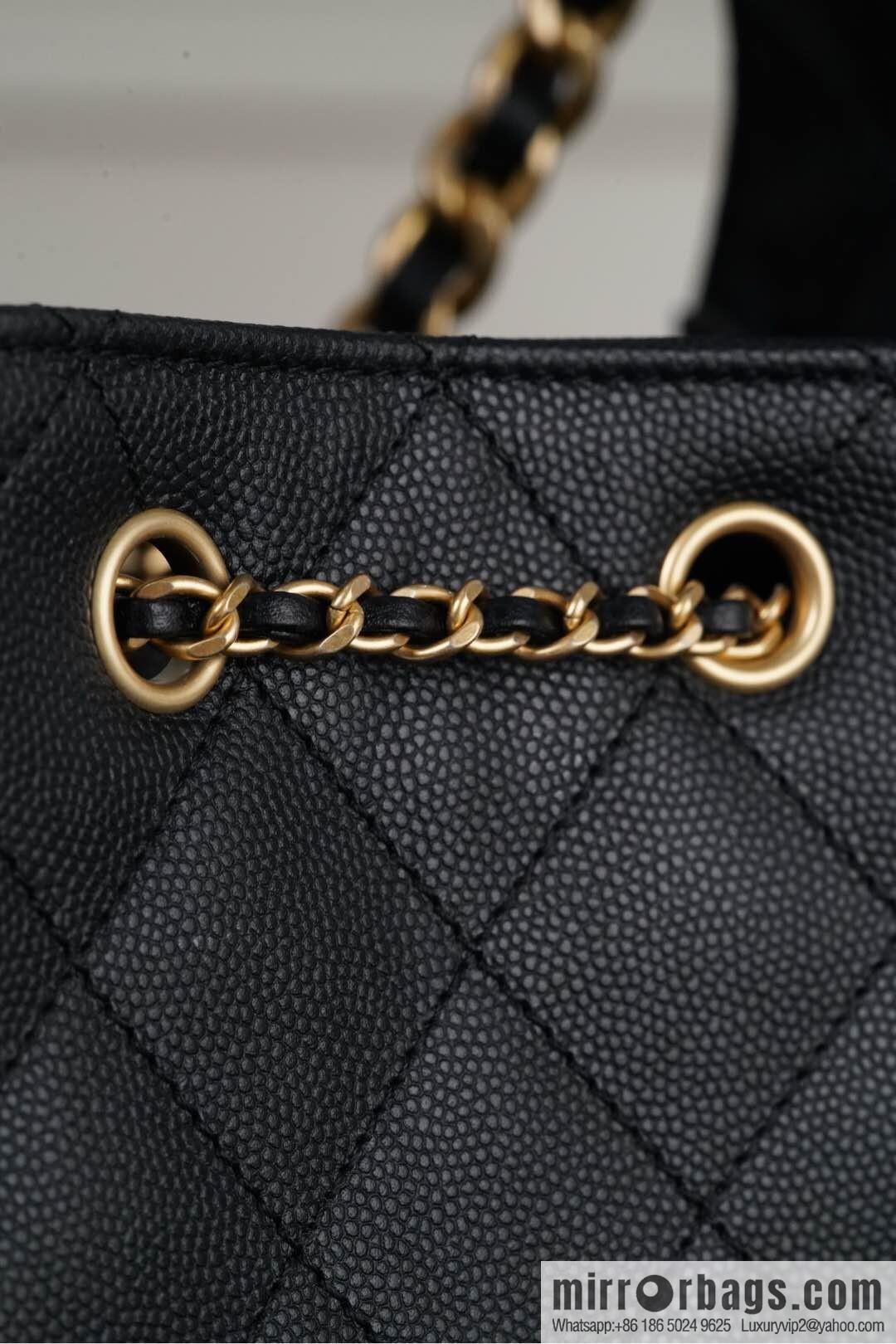 𝐂𝐡𝐚𝐧𝐞𝐥 𝟐𝟓𝐬 𝐬𝐦𝐚𝐥𝐥 𝐡𝐨𝐛𝐨 Drawstring Bucket Bag, Black Gold Caviar, Small ✔️ AS5293