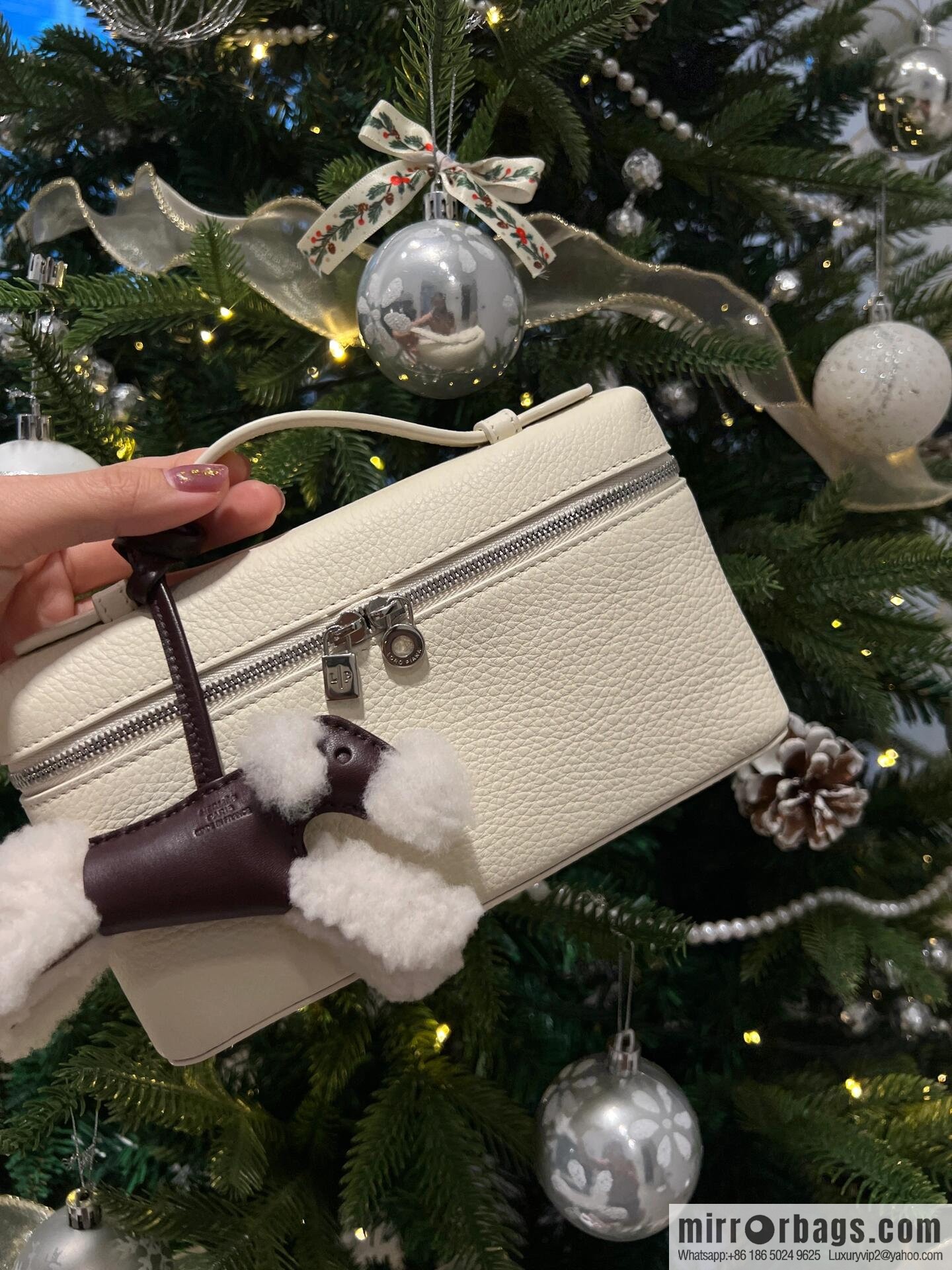 Loro Piana 2nd Generation Extra Pocket L19 Clutch Bag FAN4046 Whispering Silver Buckle