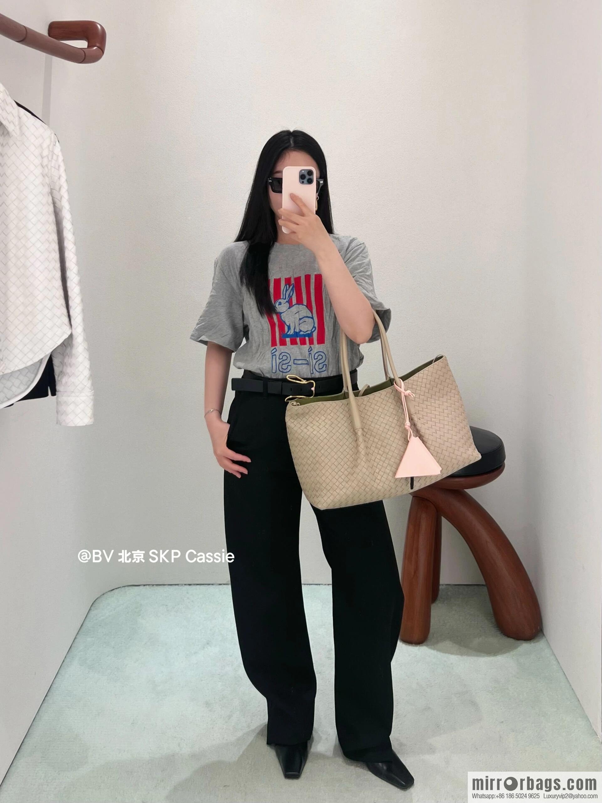 BV Large Pinacoteca Tote Bag 817166 Hazel