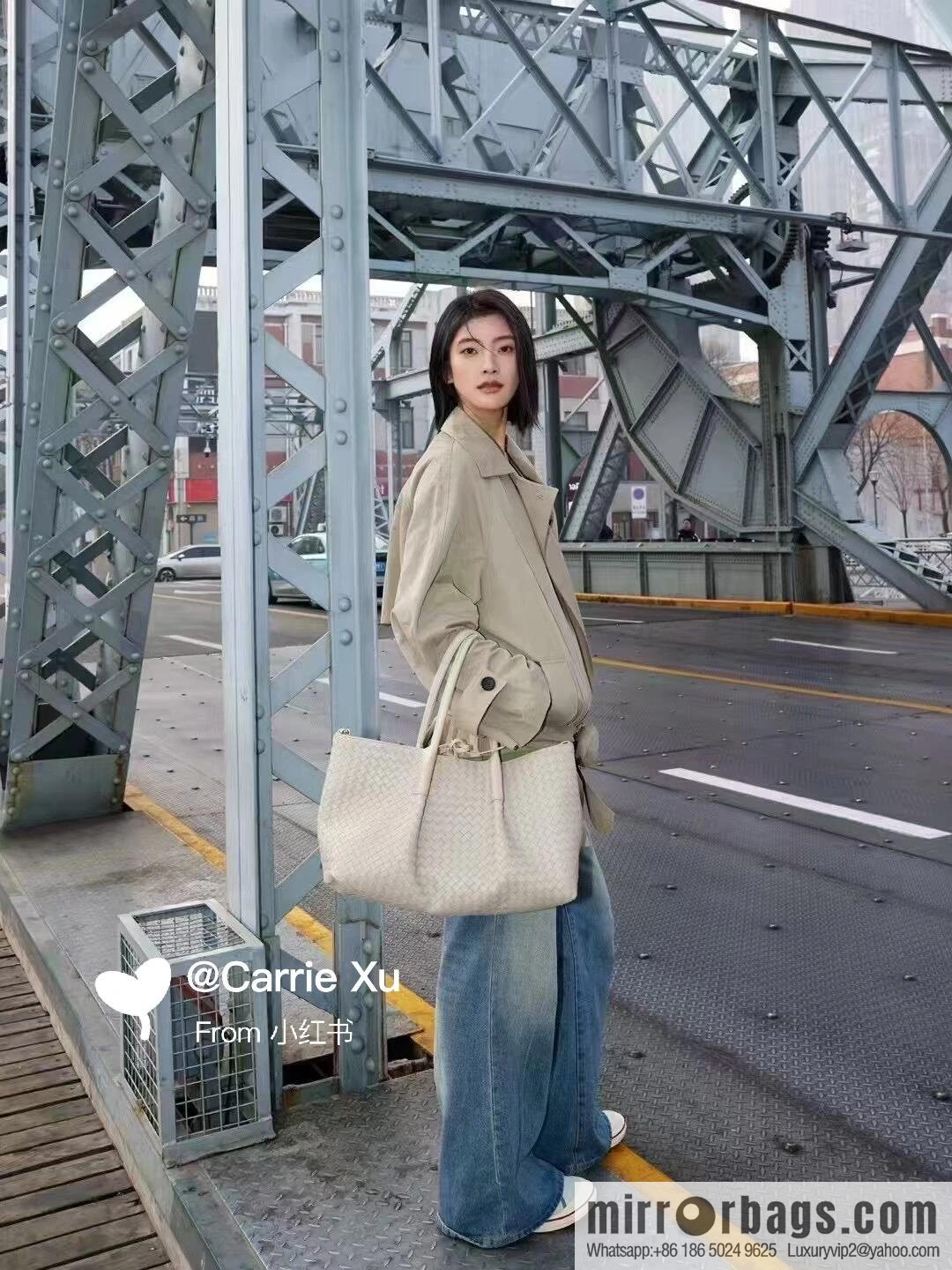 BV Large Pinacoteca Tote Bag 817166 Hazel